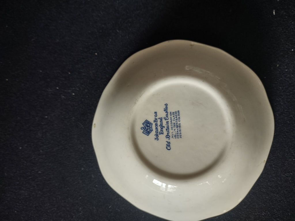 Vintage Johnson Brothers Fruit Dessert Bowl Old Britain Castles Blue (Lot 5590)