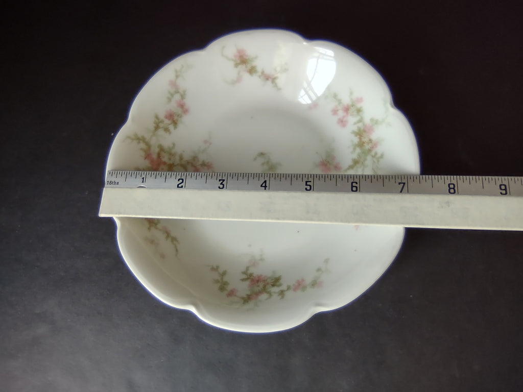 Haviland Limoges Cream Soup Plate Pink Thistle & Daisy (lot 883)
