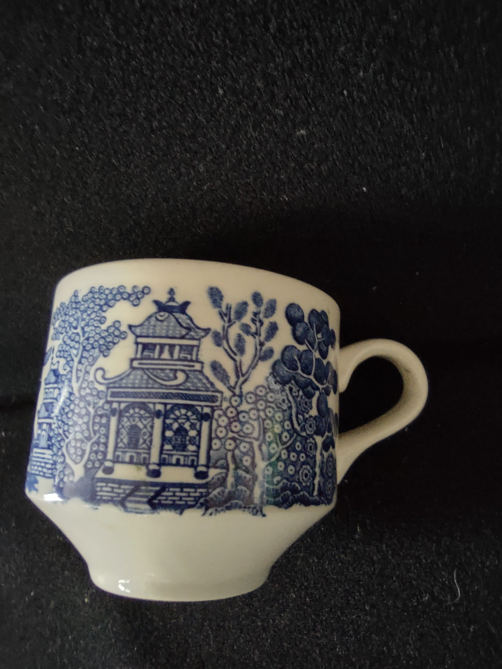 Vintage Churchill Teacup Saucer Ironstone Blue Willow Set Of 2 (Lot 5584)