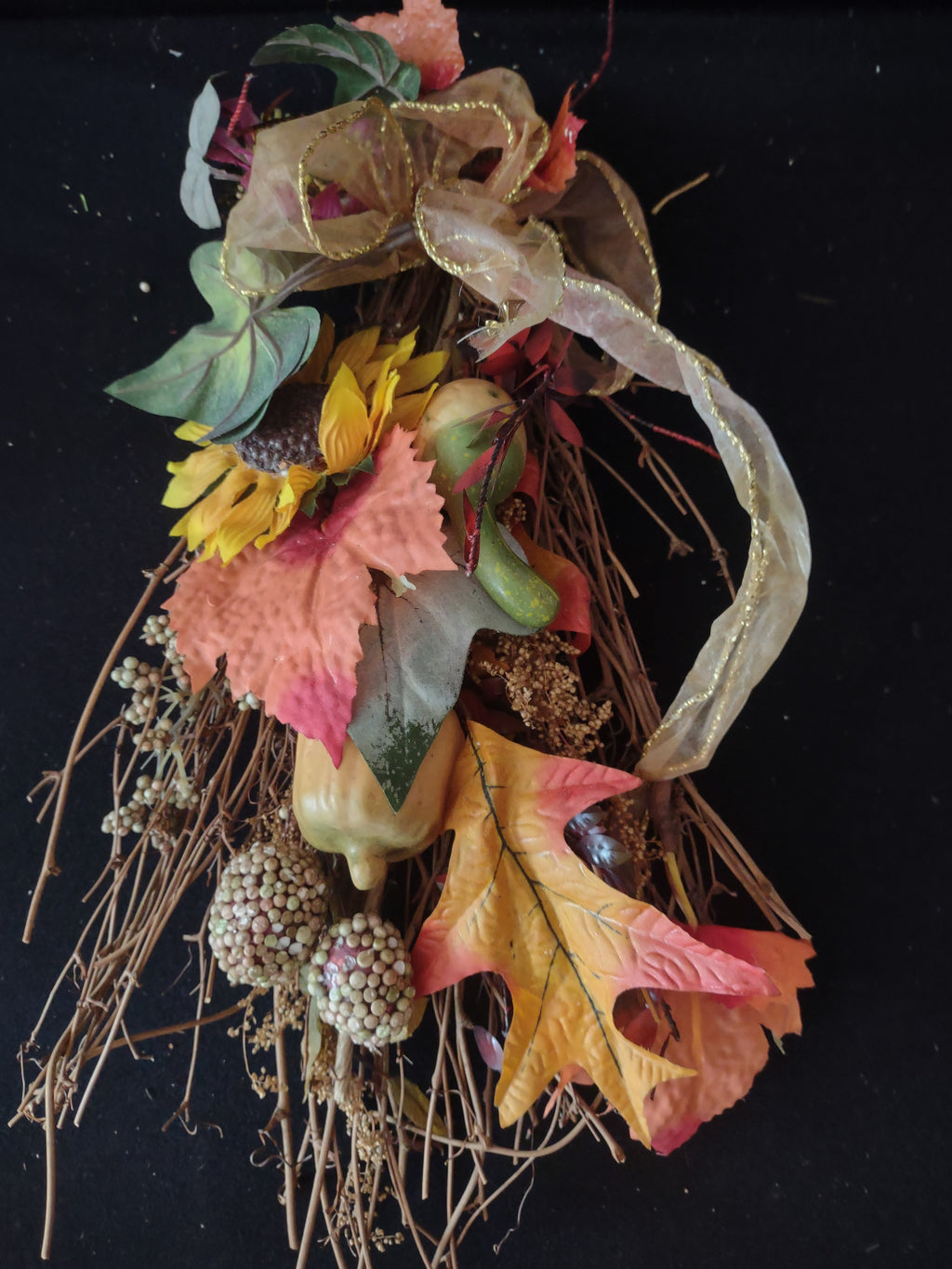 Rustic Thanksgiving/Halloween/Fall Sunflower Leaf Twig Wall Hangings (Lot 3457)