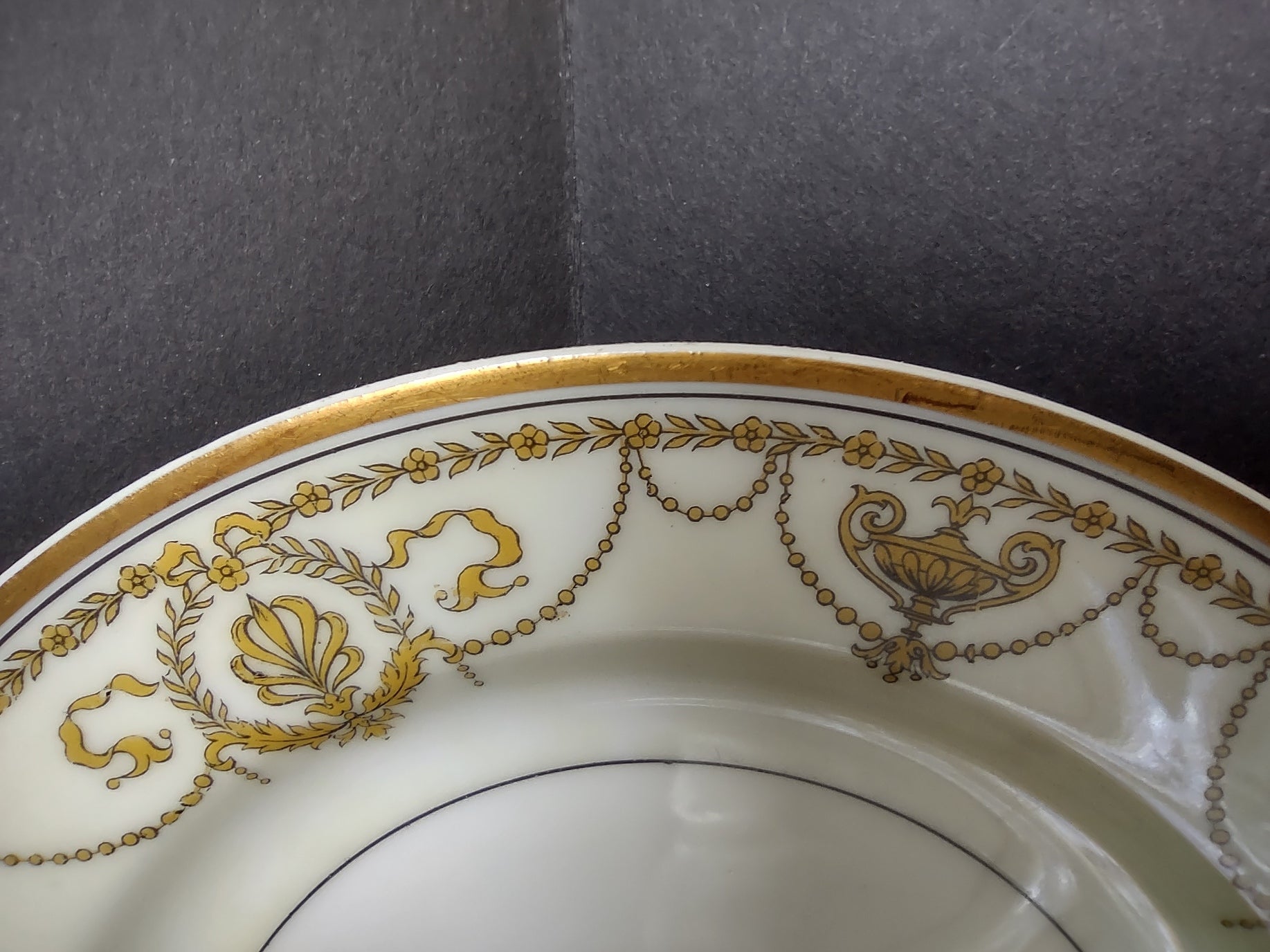 Haviland Limoges Eugenie 8 x Bread Plate Yellow Laurel Swag Ribbon (lot 940)