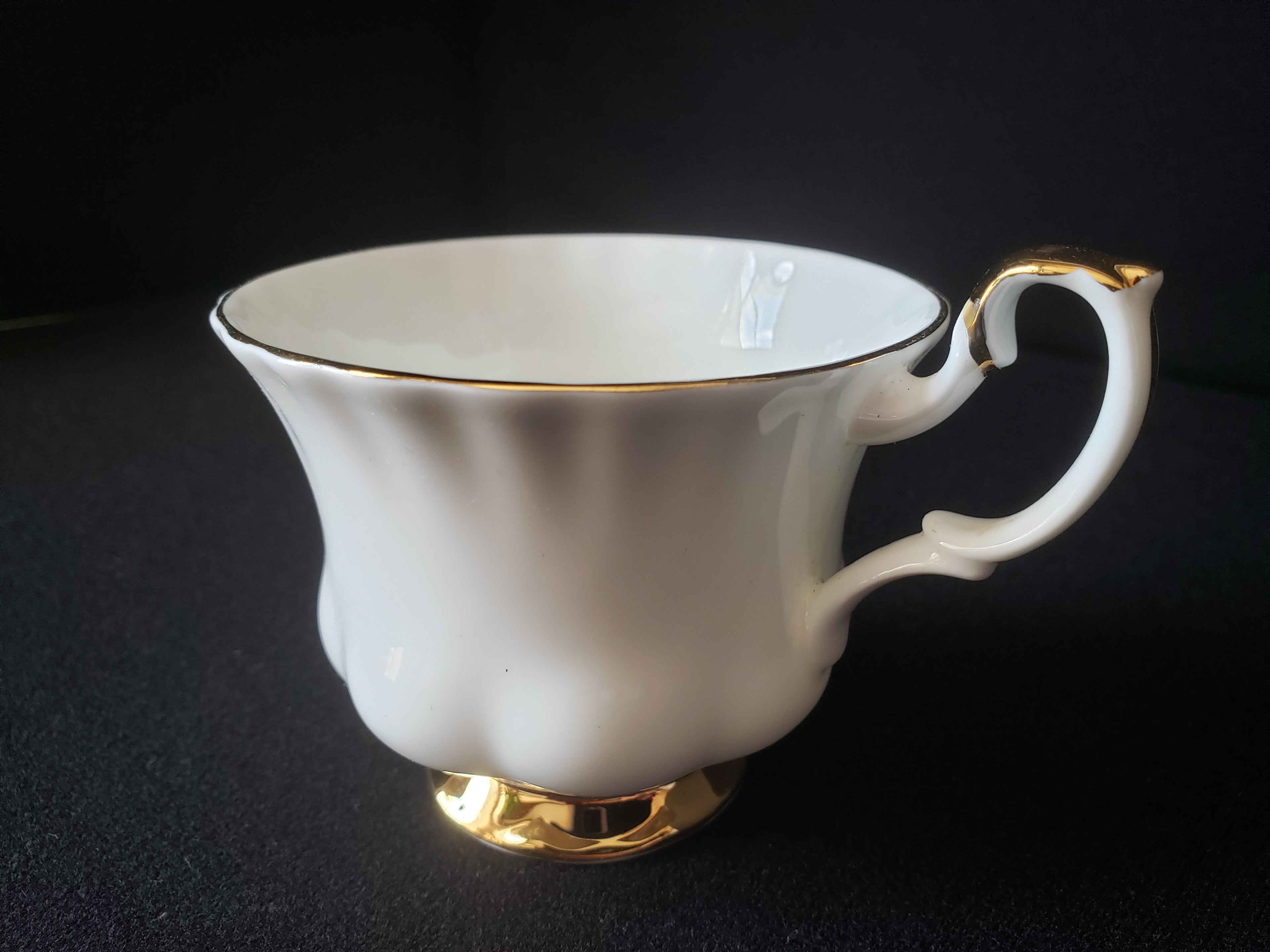 Vintage Royal Albert Bone China Val D'Or Tea Cup ONLY (lot 2022)