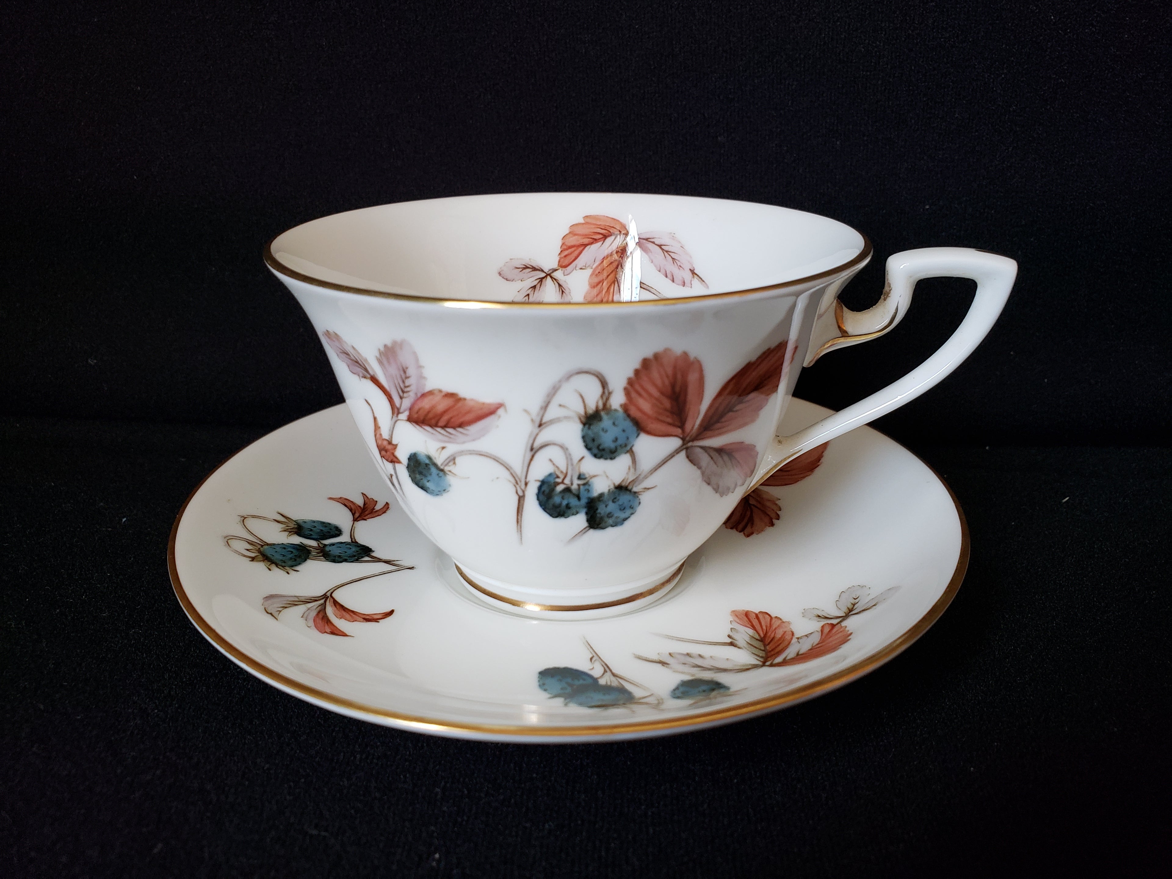 Vintage Royal Worcester Fraises Des Bois Tea Cup with Saucer (lot 2133)