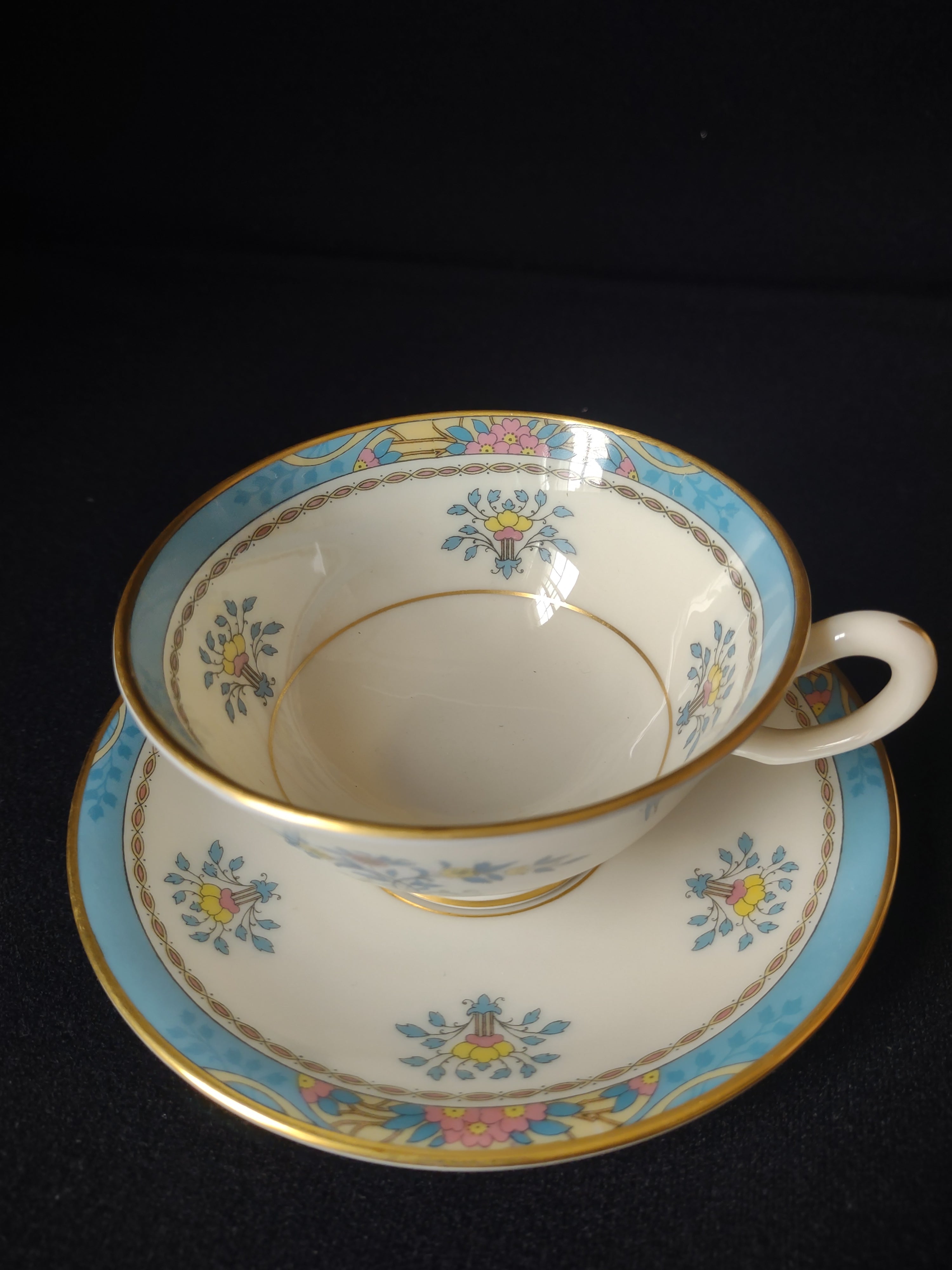 Vintage Lenox Blue Tree B-300 Tea Cup with Saucer (lot 1865)