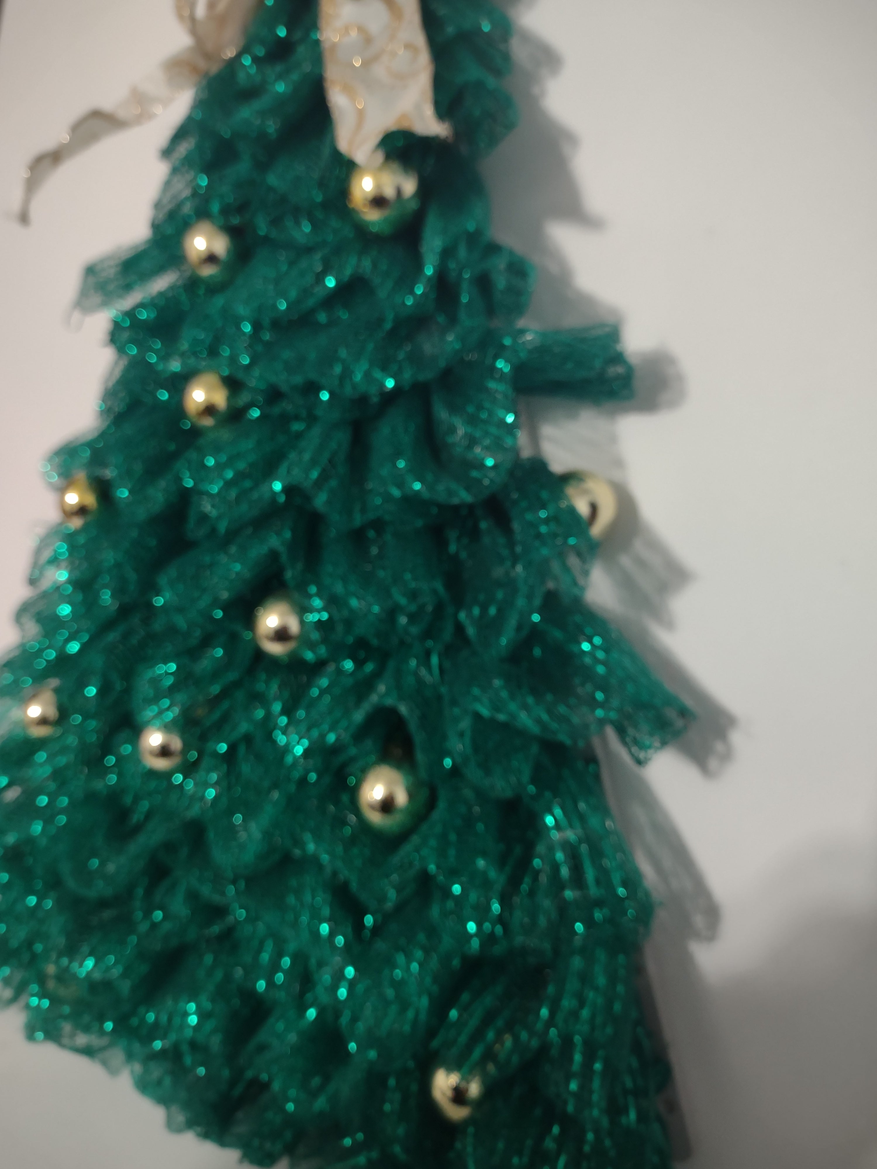 Handmade Ribbon Green Christmas Tree w/ Ornaments Flat Hang on Wall 22" (lot 1295)