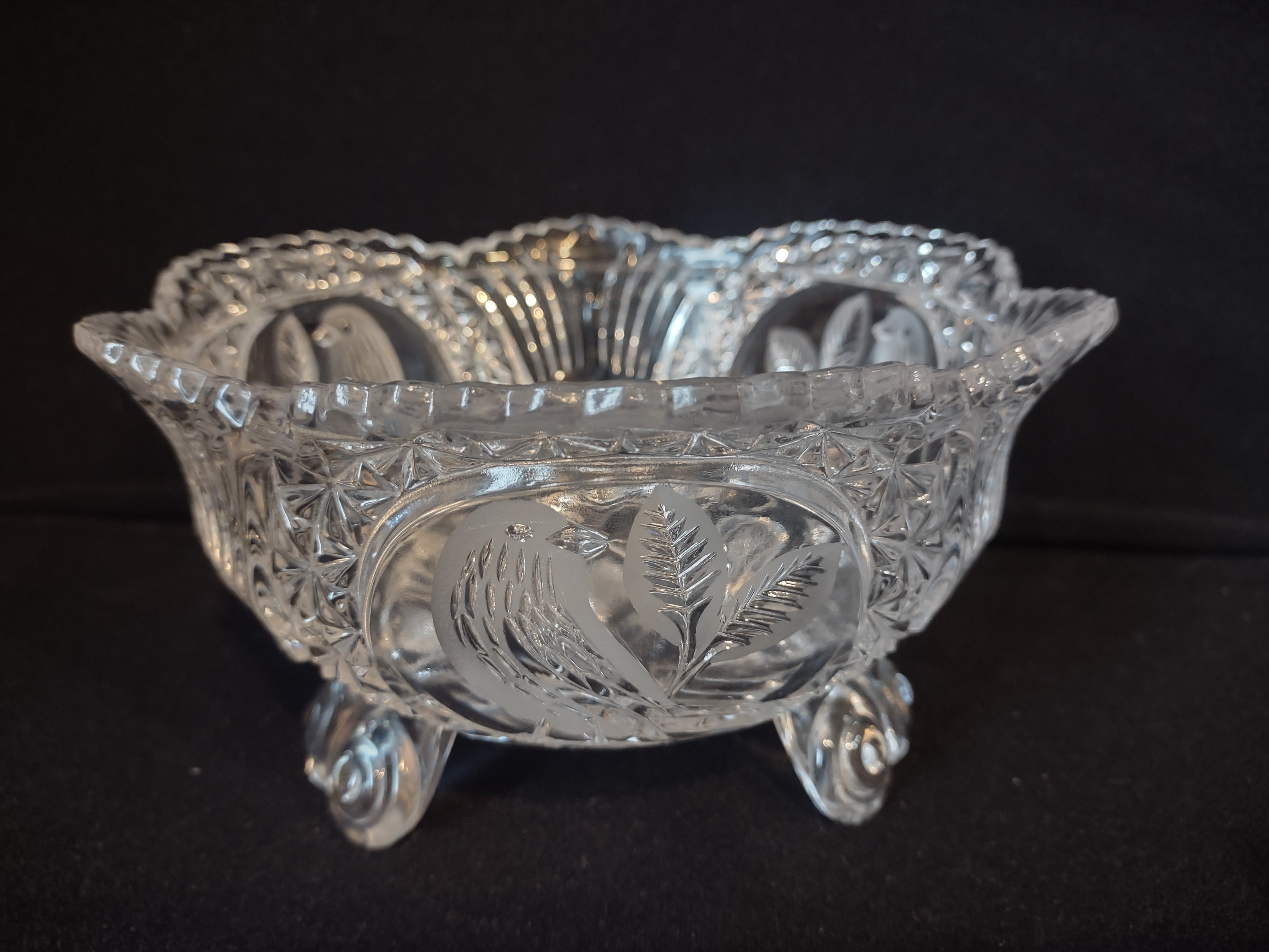 Hofbayer Byrdes Crystal Footed Candy Dish (lot 2499c)