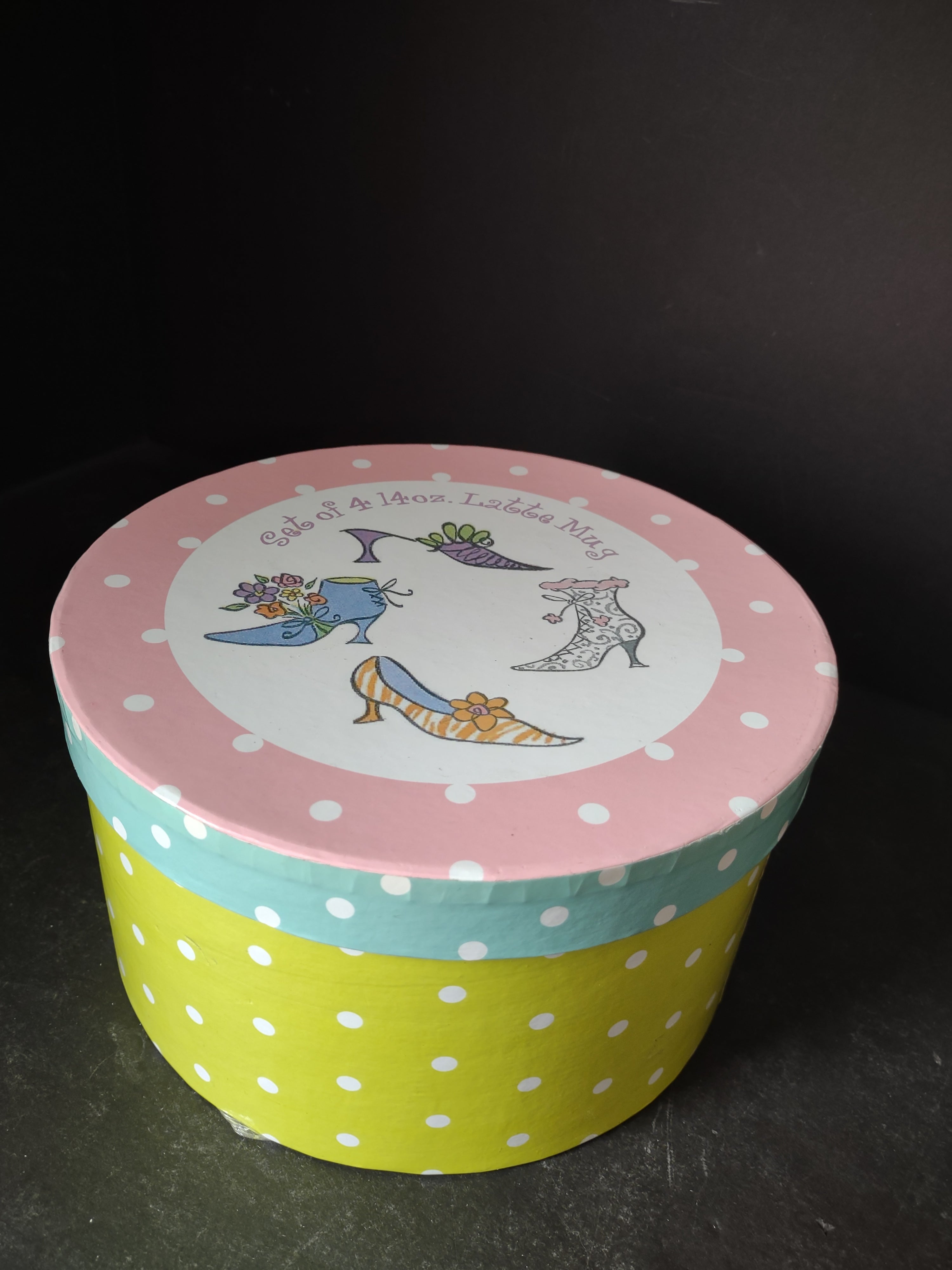 Set of 4 Latte Mugs with Shoe Design Polka Dot (lot 5259)