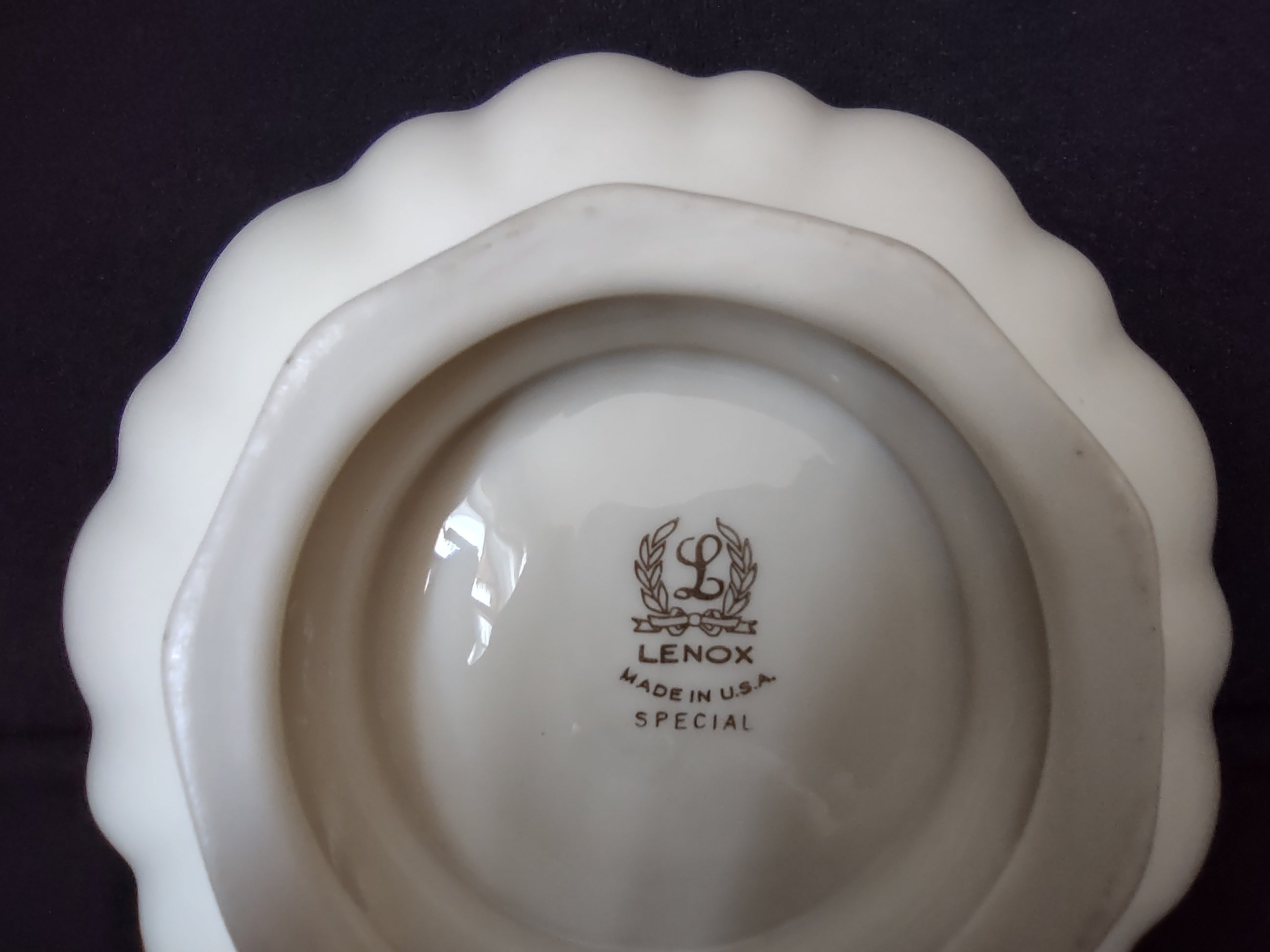 Vintage Lenox Special Holly Design Gold Trim Candy Nut Dish (lot 1903)
