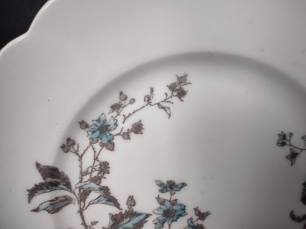 Antique Haviland Limoges Blue Flower Dinner Plate 9-1/2" (lot 959)