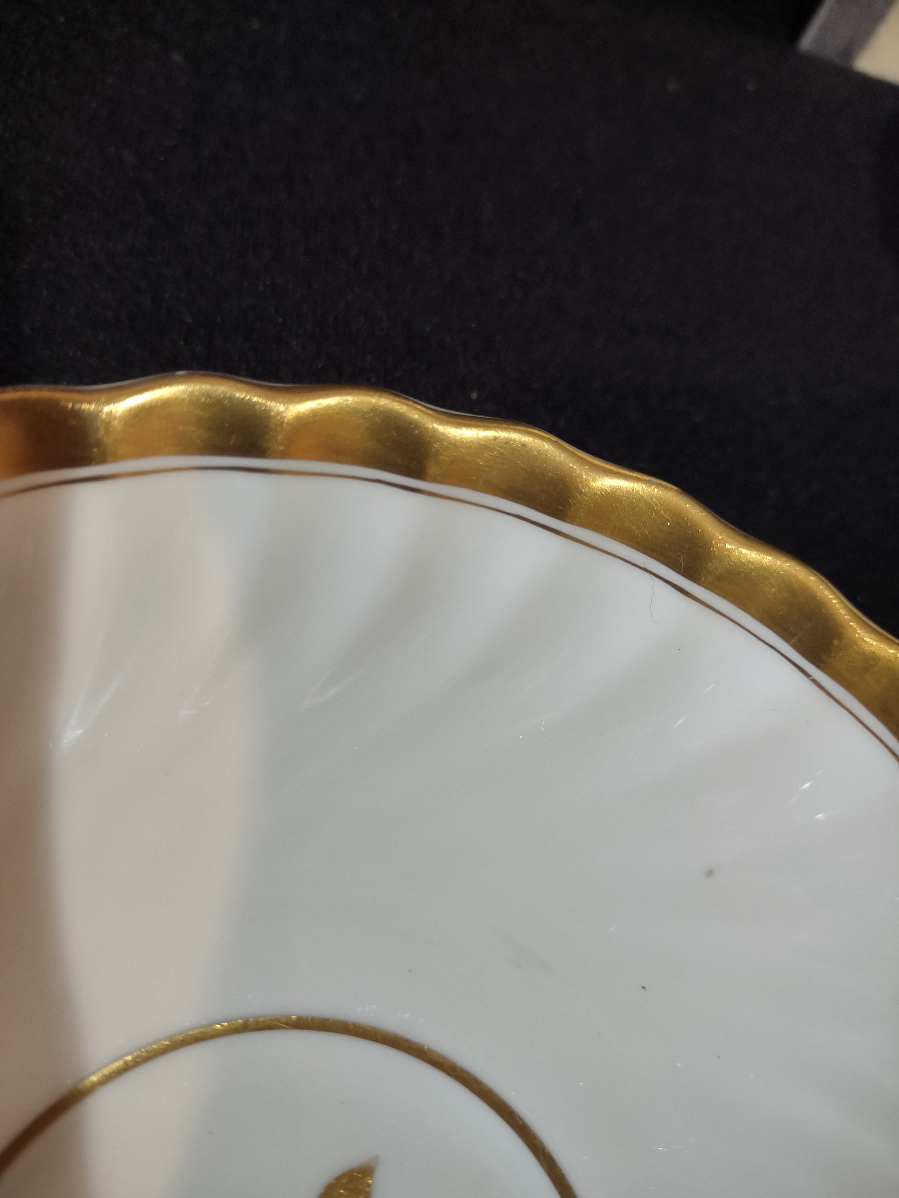 Vintage Minton Gold Rose Tea Cup Saucer Bone China Gold Trim x 3 (Lot 5430)