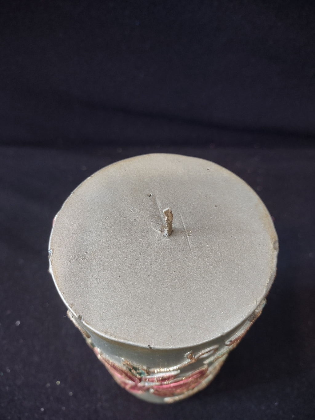 Christmas Poinsettias Gold Trim Decorated 6" Pillar Candle (Lot 4209)