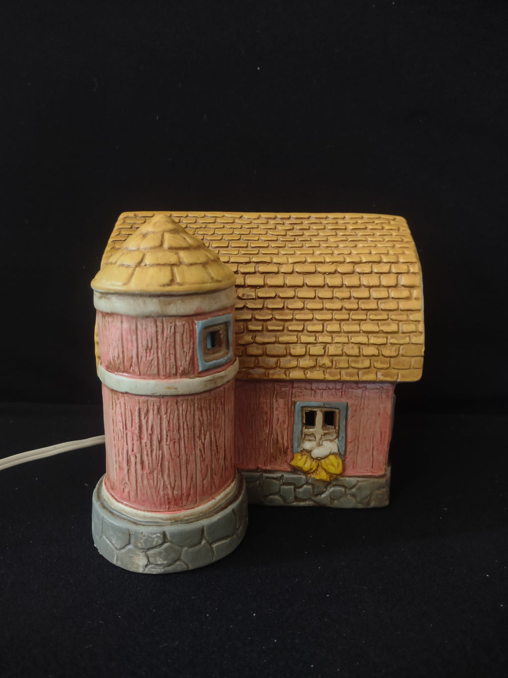 Vintage Lighted Ceramic Barn Silo Animals On Off Switch (Lot 3583)