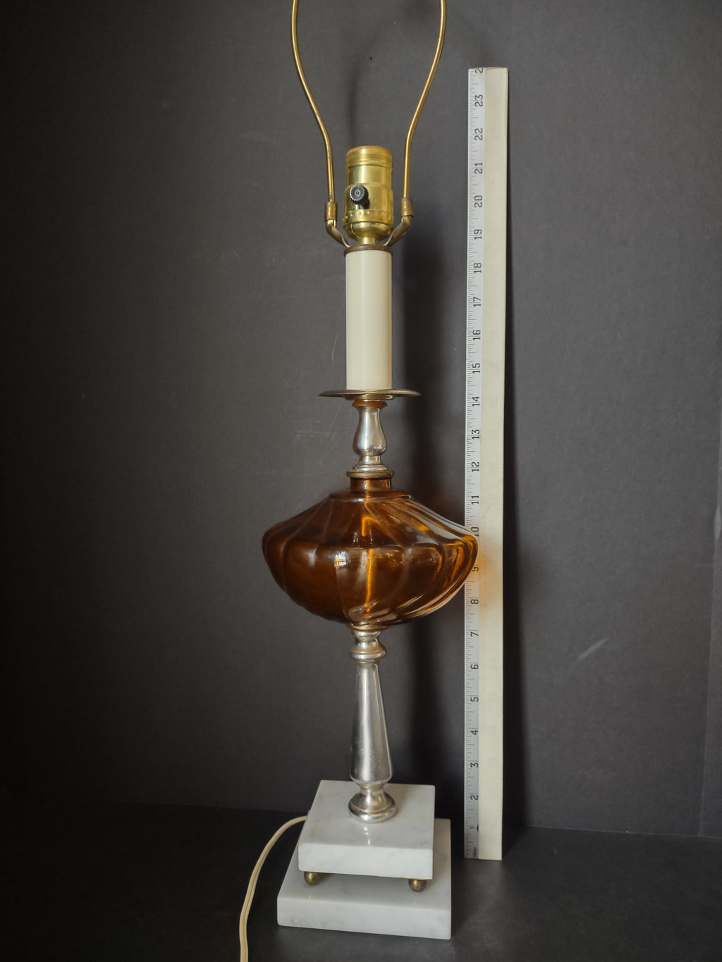 Vintage Amber Glass Lamp (lot 1775)