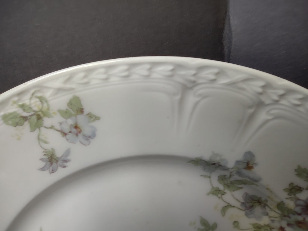 GDA France Limoges French Cottage Shabby Chic Dinner Plate Blue Flower (lot 1101