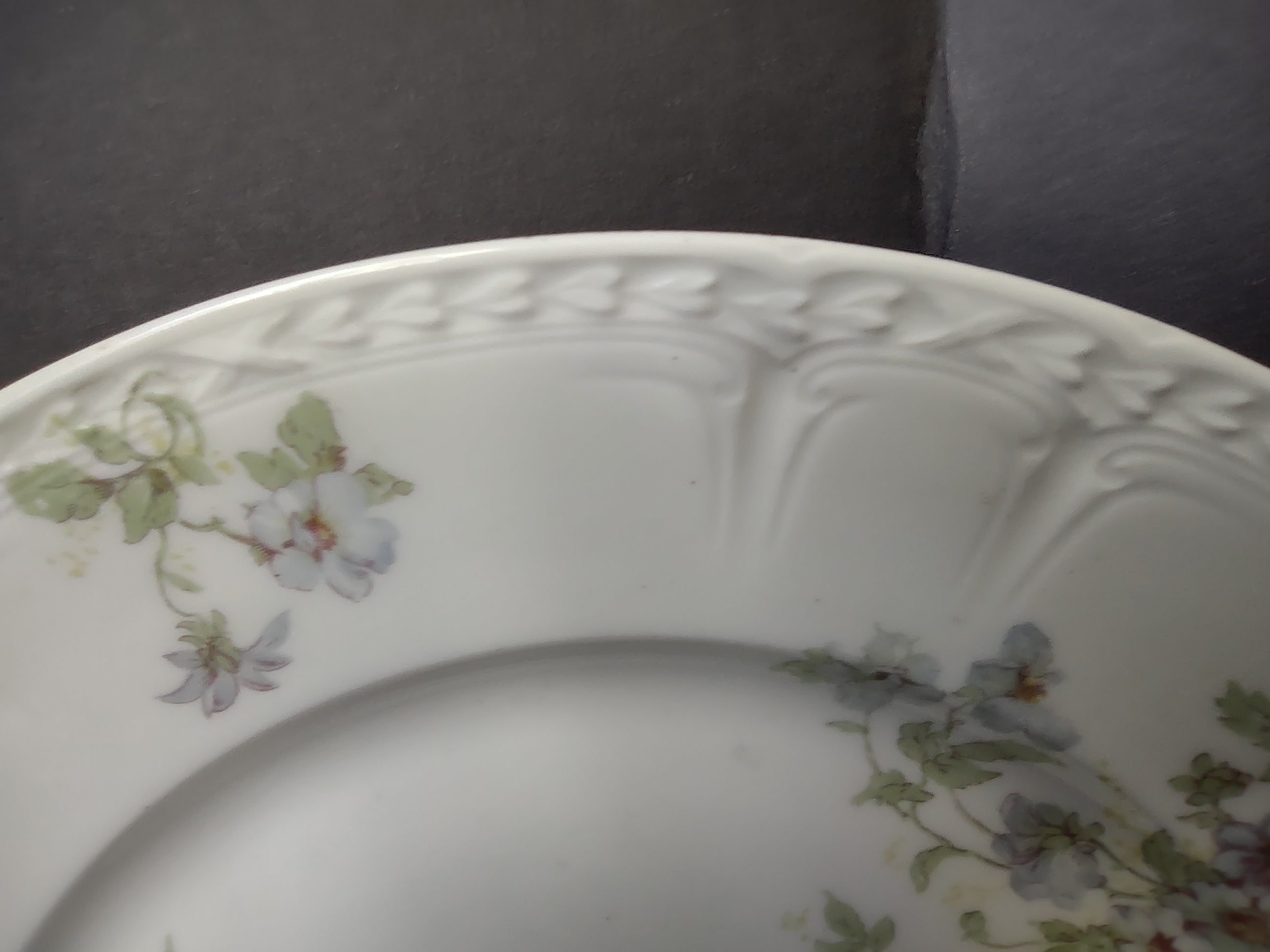 GDA France Limoges French Cottage Shabby Chic Dinner Plate Blue Flower (lot 1101