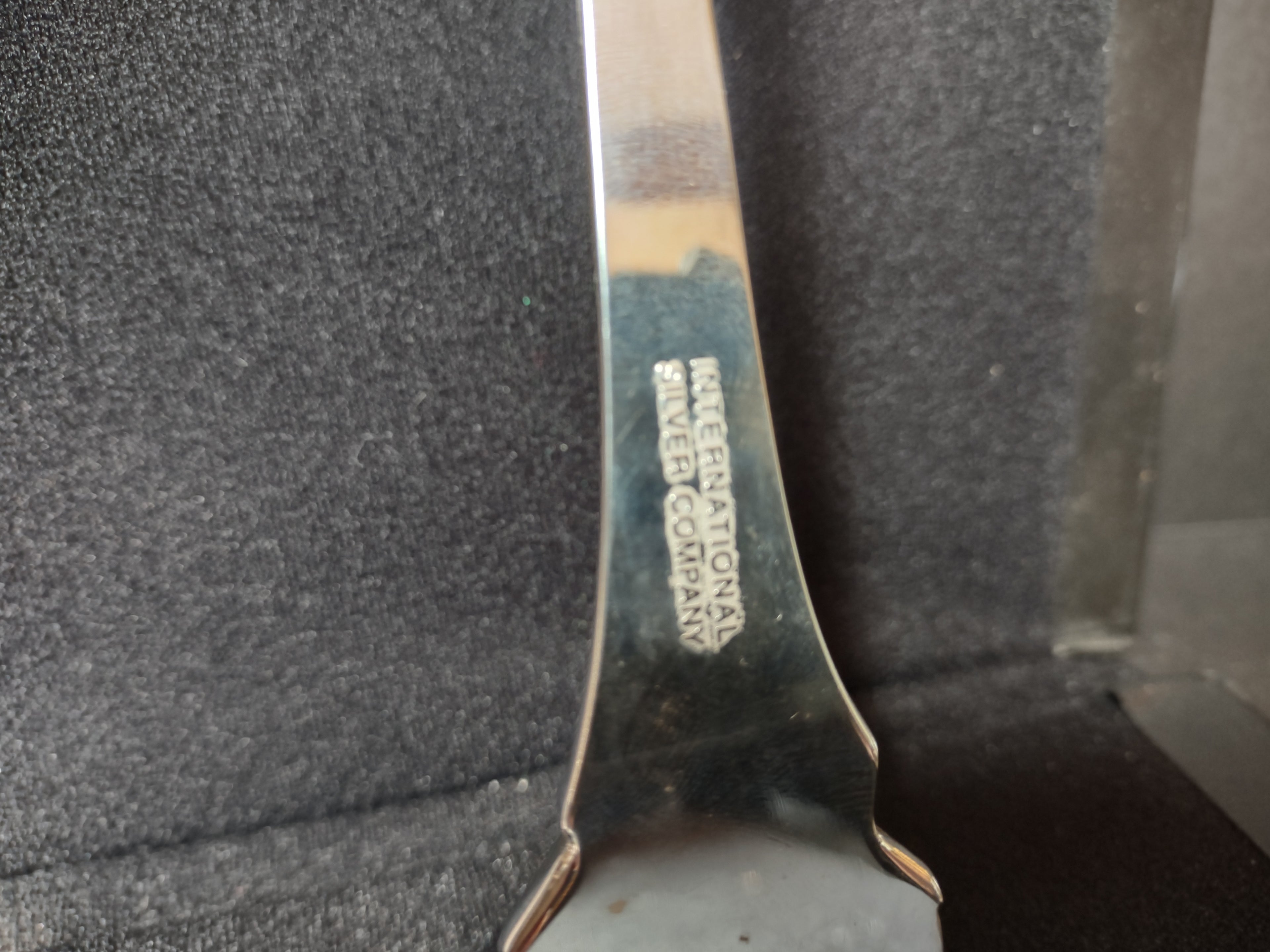 International Silver Christmas Holiday Serving Meat Fork Spoon Server (lot 1675)