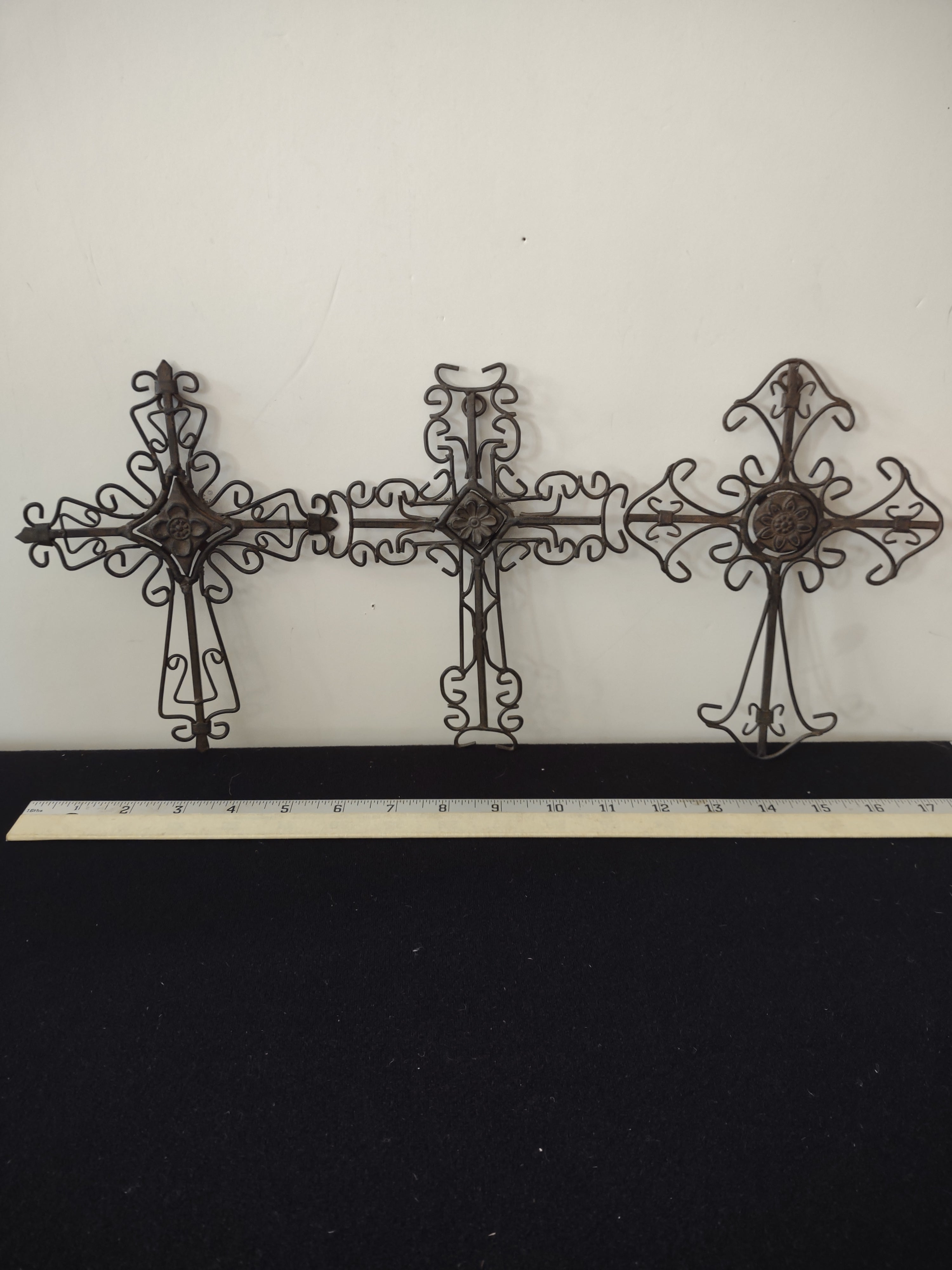 Vintage 3 Metal Crosses Wall Art Fleur De Lis Scrolls (Lot 3811t)