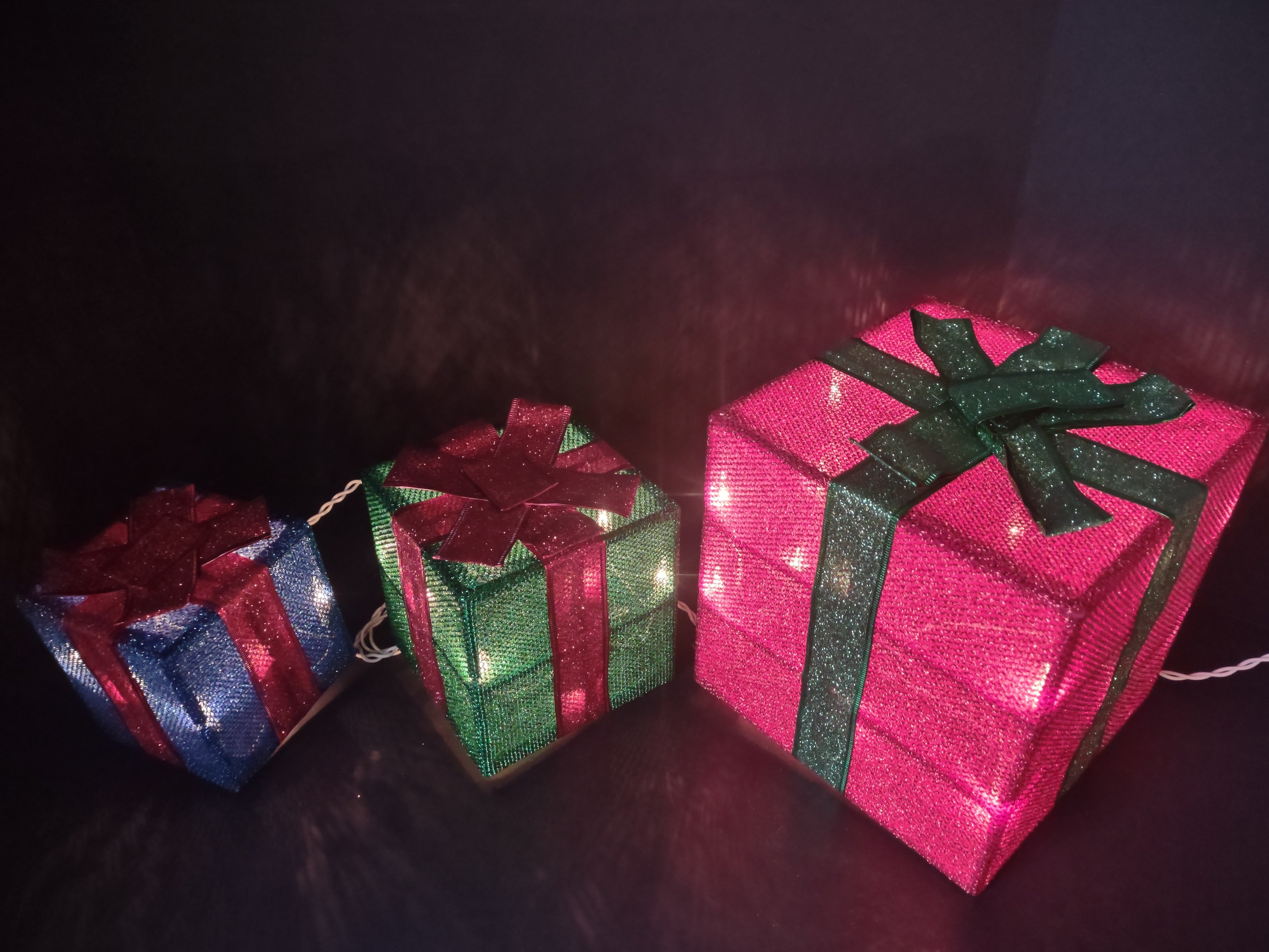 Christmas Tinsel Set of Light Up Present Gift Boxes (lot 1371)