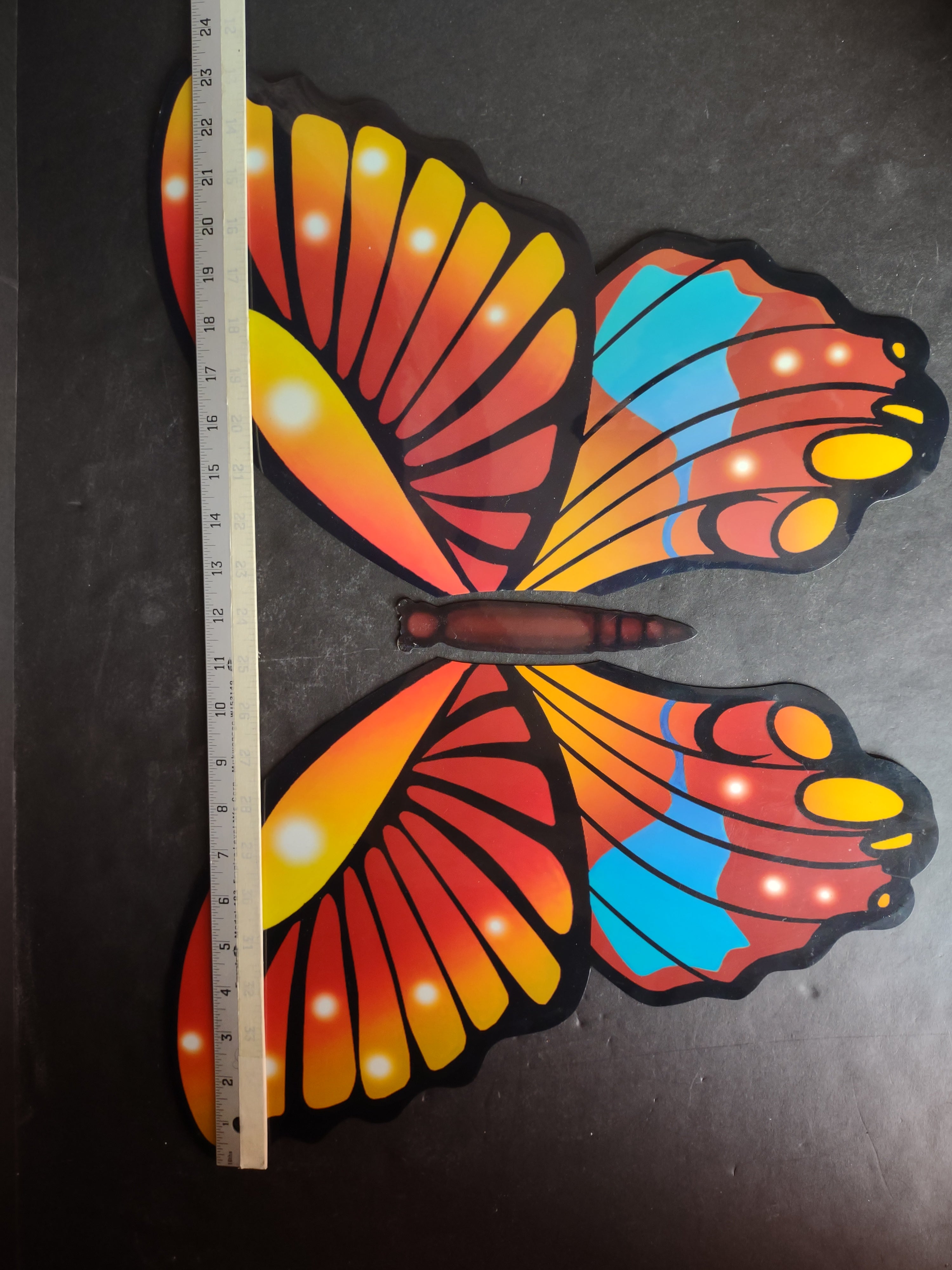 Magnetic Large Butterfly Wings 24 x 16 (lot 5036)