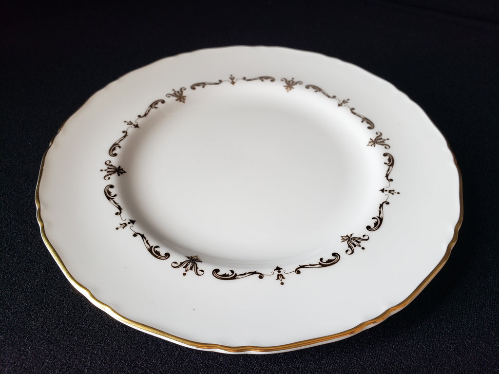 Vintage Royal Worcester Dessert or Luncheon Plate Gold Chantilly 8" (lot 2095)
