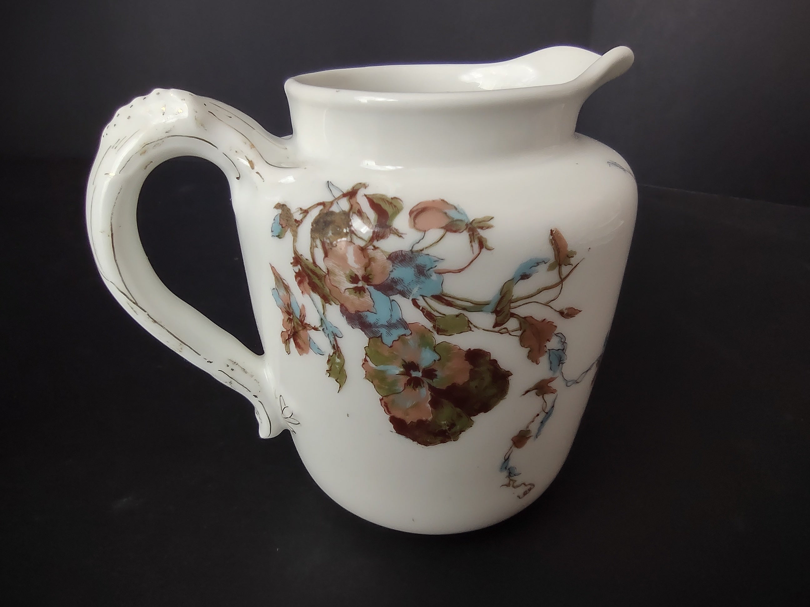 Depose Haviland Limoges Blue Flower Pitcher Creamer (lot 965)