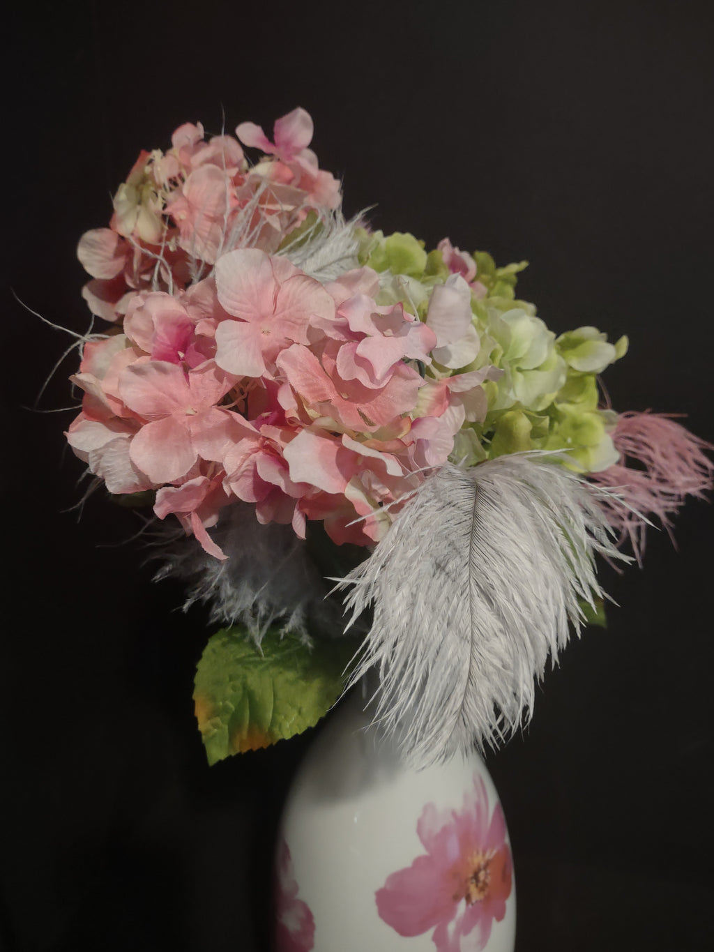Valentine's Day Spring White Vase Pink Green Flower Feather (lot 1486)