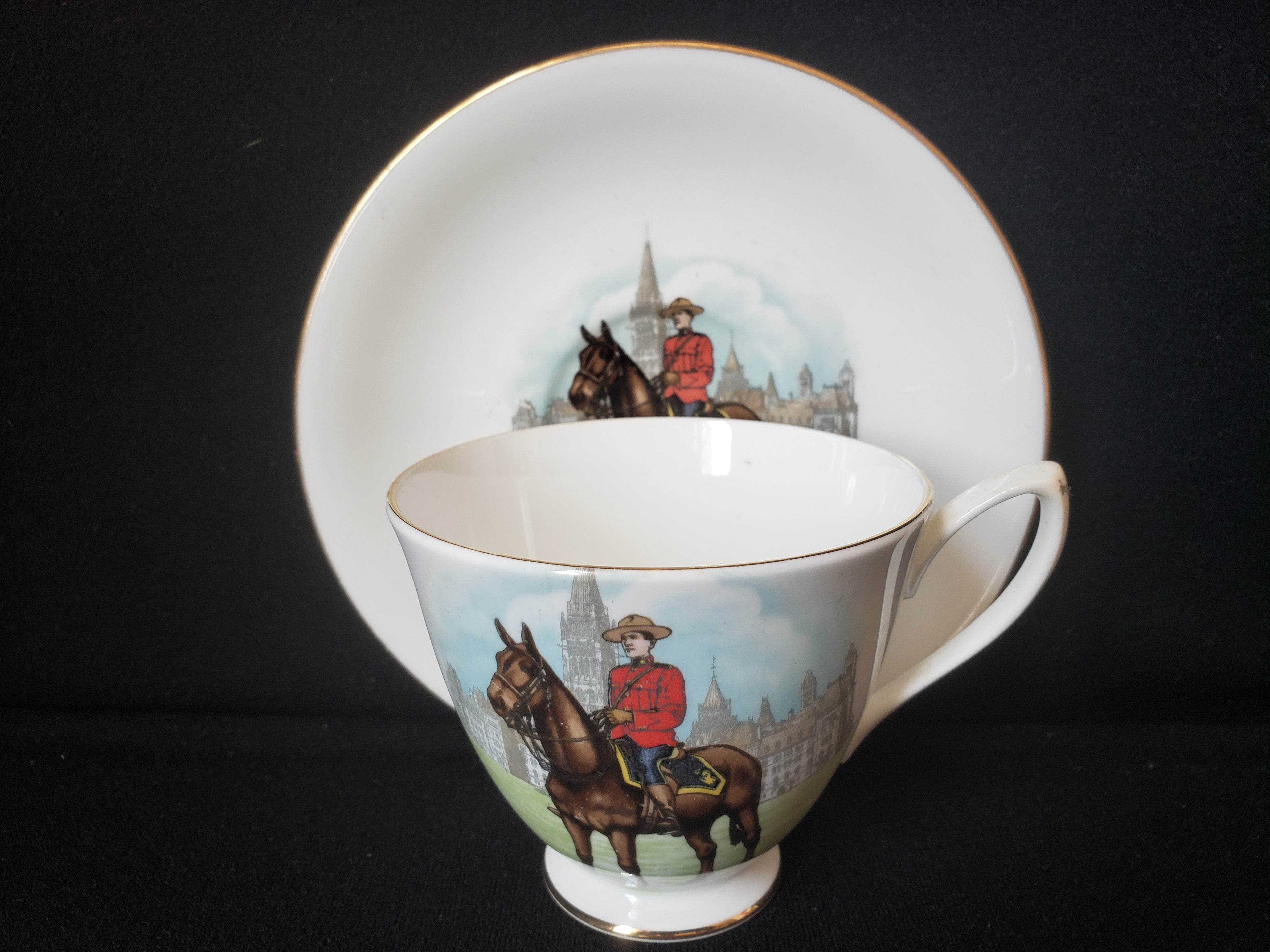 Vintage Royal Albert Bone China Parliament Guard Tea Cut and Saucer (lot 2019)