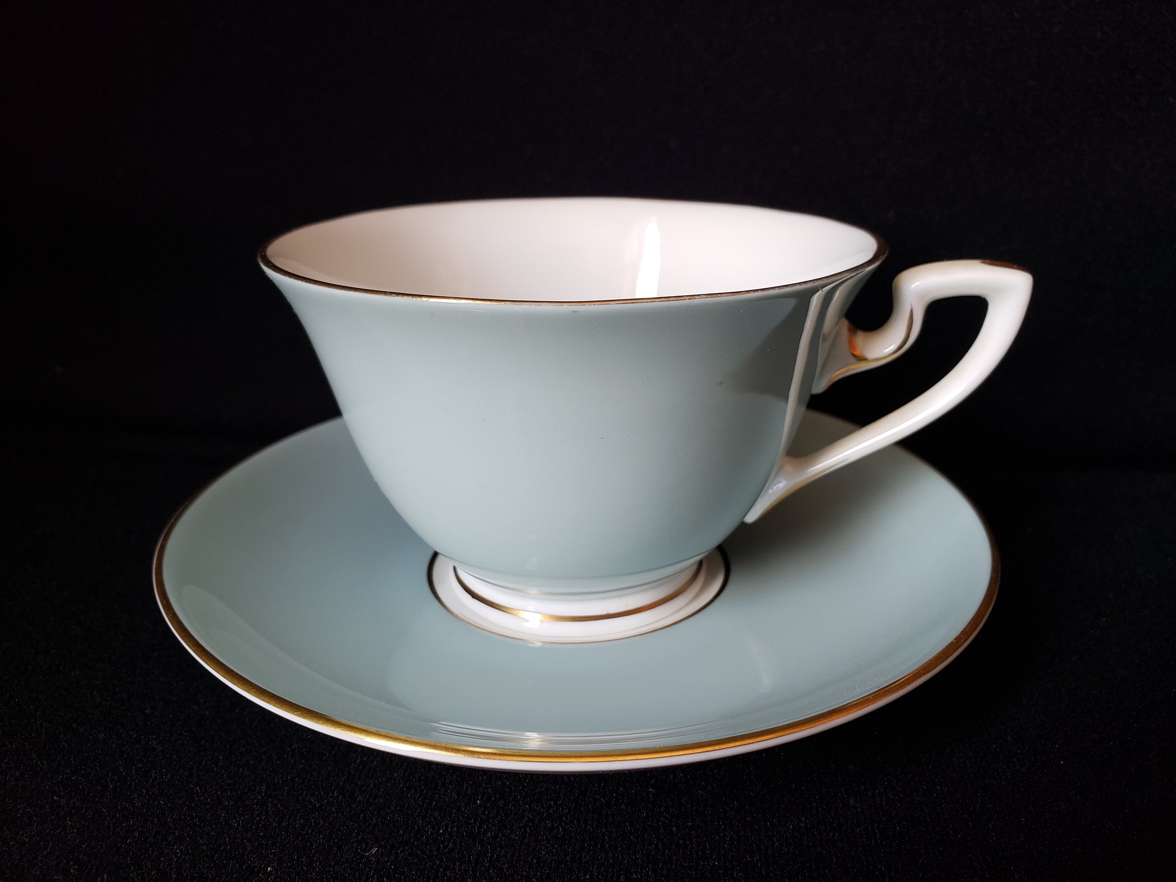 Vintage Royal Worcester Cynthia Tea Cup with Saucer (lot 2113)