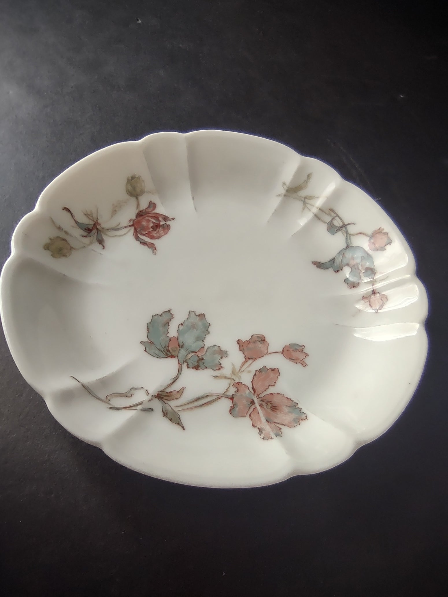 Antique 1889 Haviland Limoges Blue Red Flower Small Bowl (lot 951)