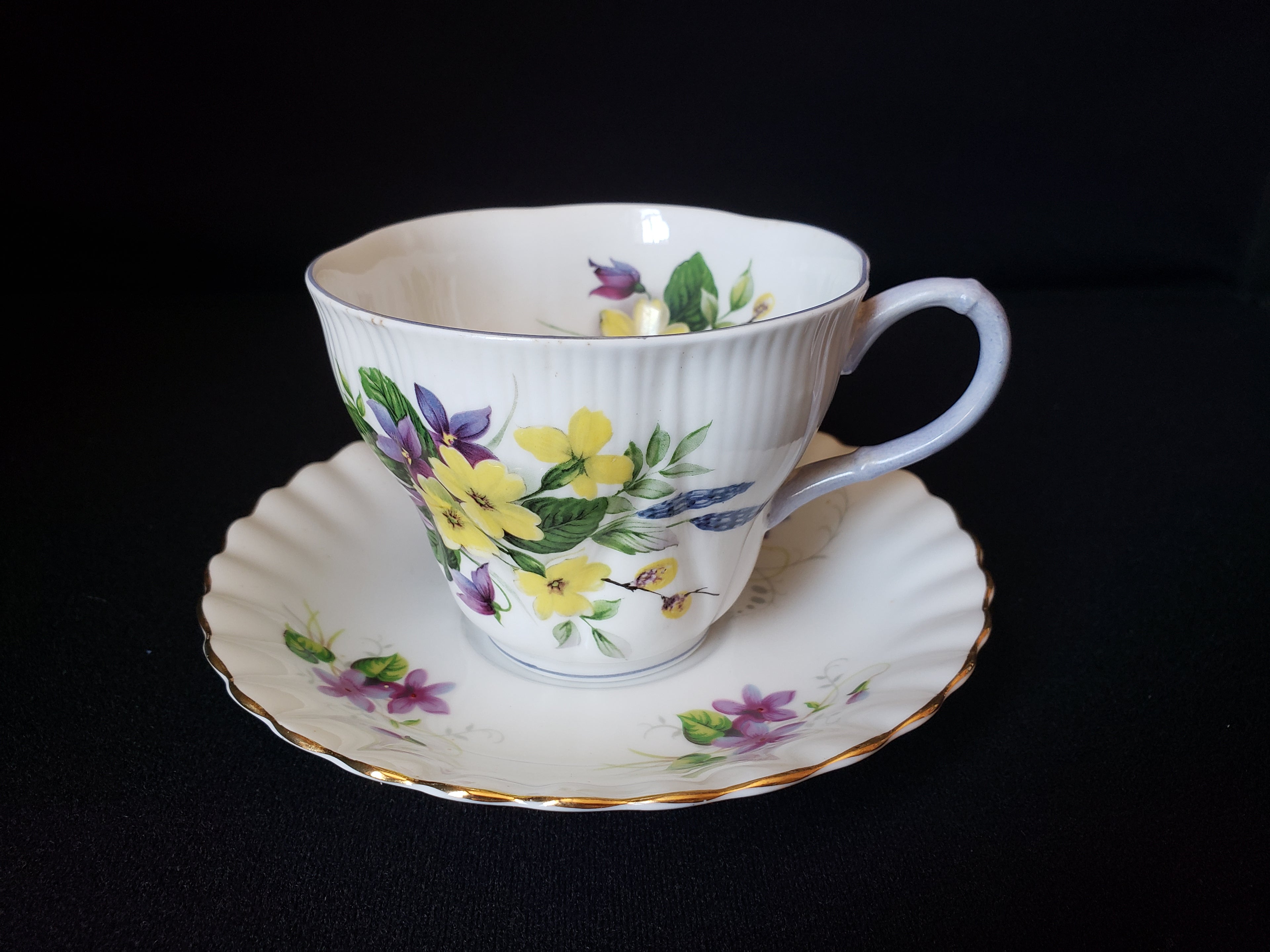 Royal Albert Tea up with Saucer Violets (lot 2032)