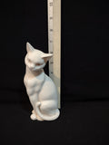 Vintage White Glaze Porcelain 7" Sitting Cat Figurine (Lot 5363)