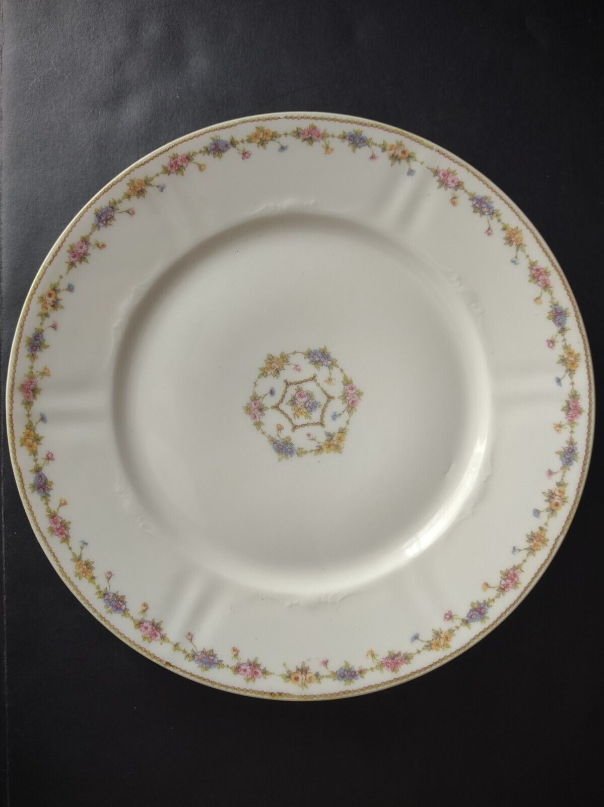 Haviland Limoges France Luncheon Salad Plate Flower (lot 634)