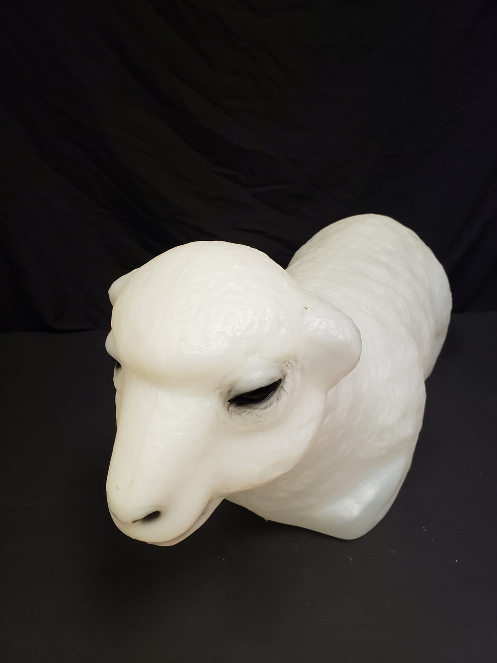 Vintage Christmas Outdoor White Lamb Blow Mold 26" long (lot 2260)