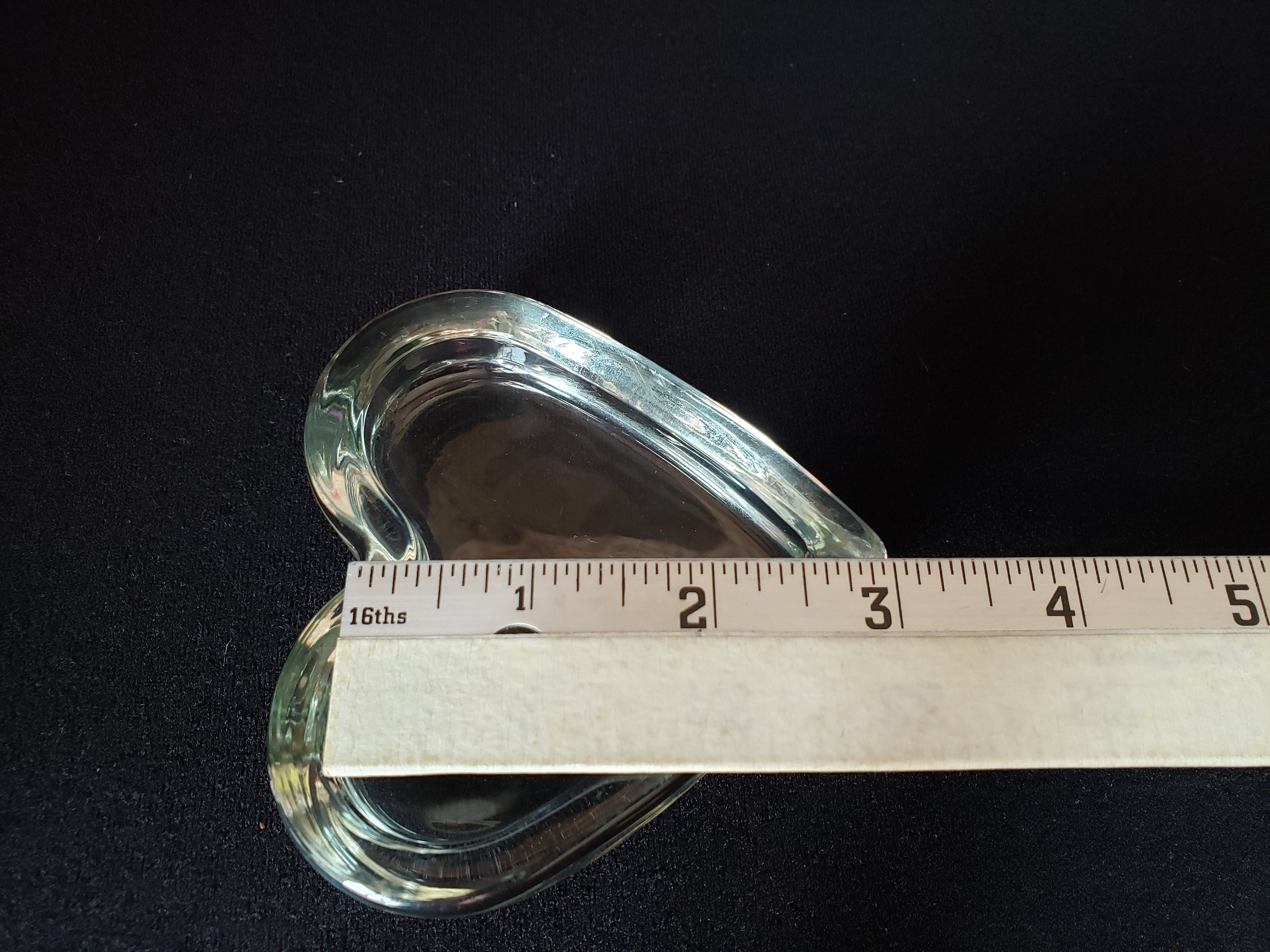Vintage Glass Heart Dish Ashtray Trinket Jewelry Dish 3-1/2" (2152)
