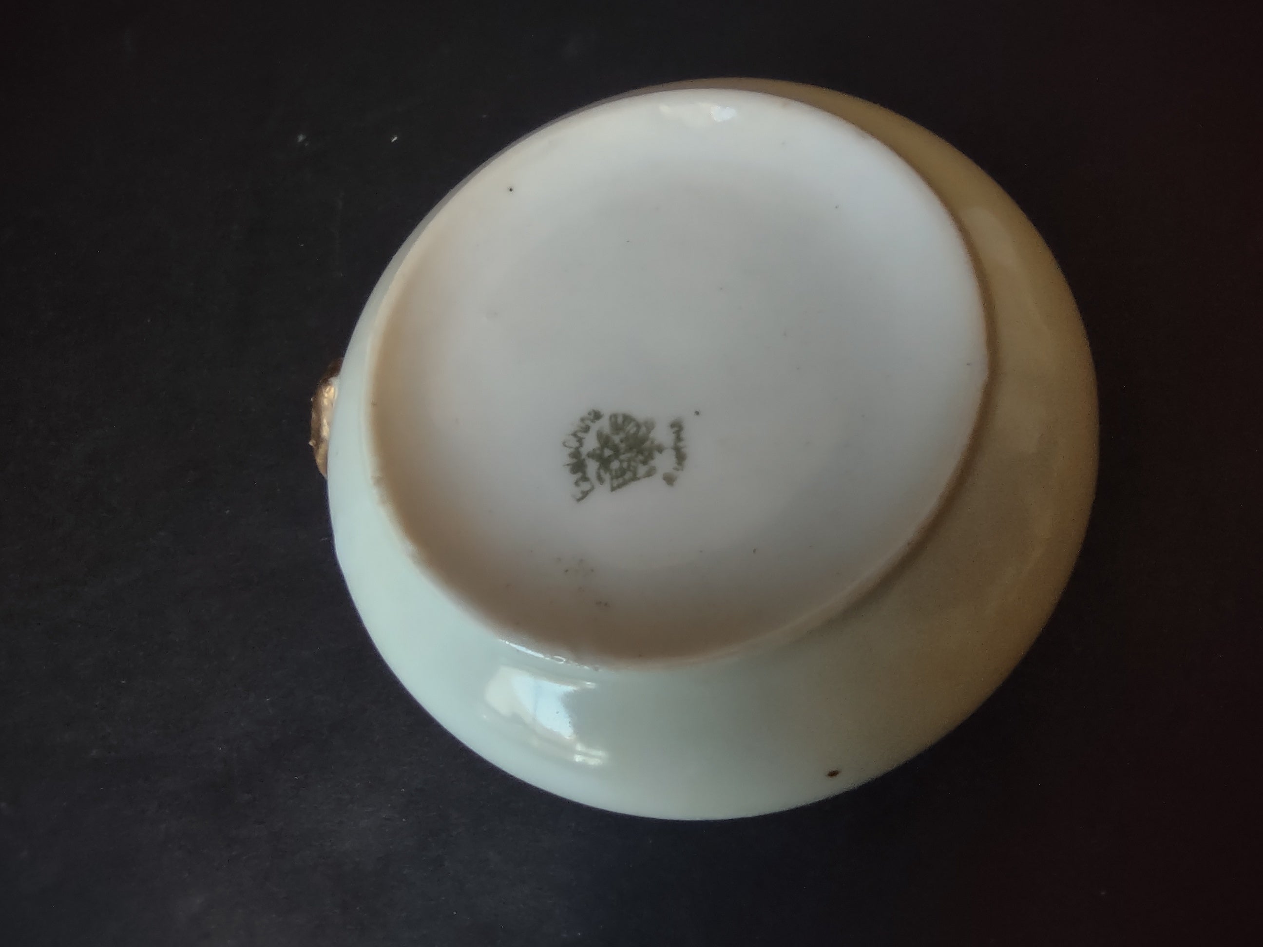 Vintage Austria Eagle Tea Cup ONLY Daisies Gold Trim (lot 1075)