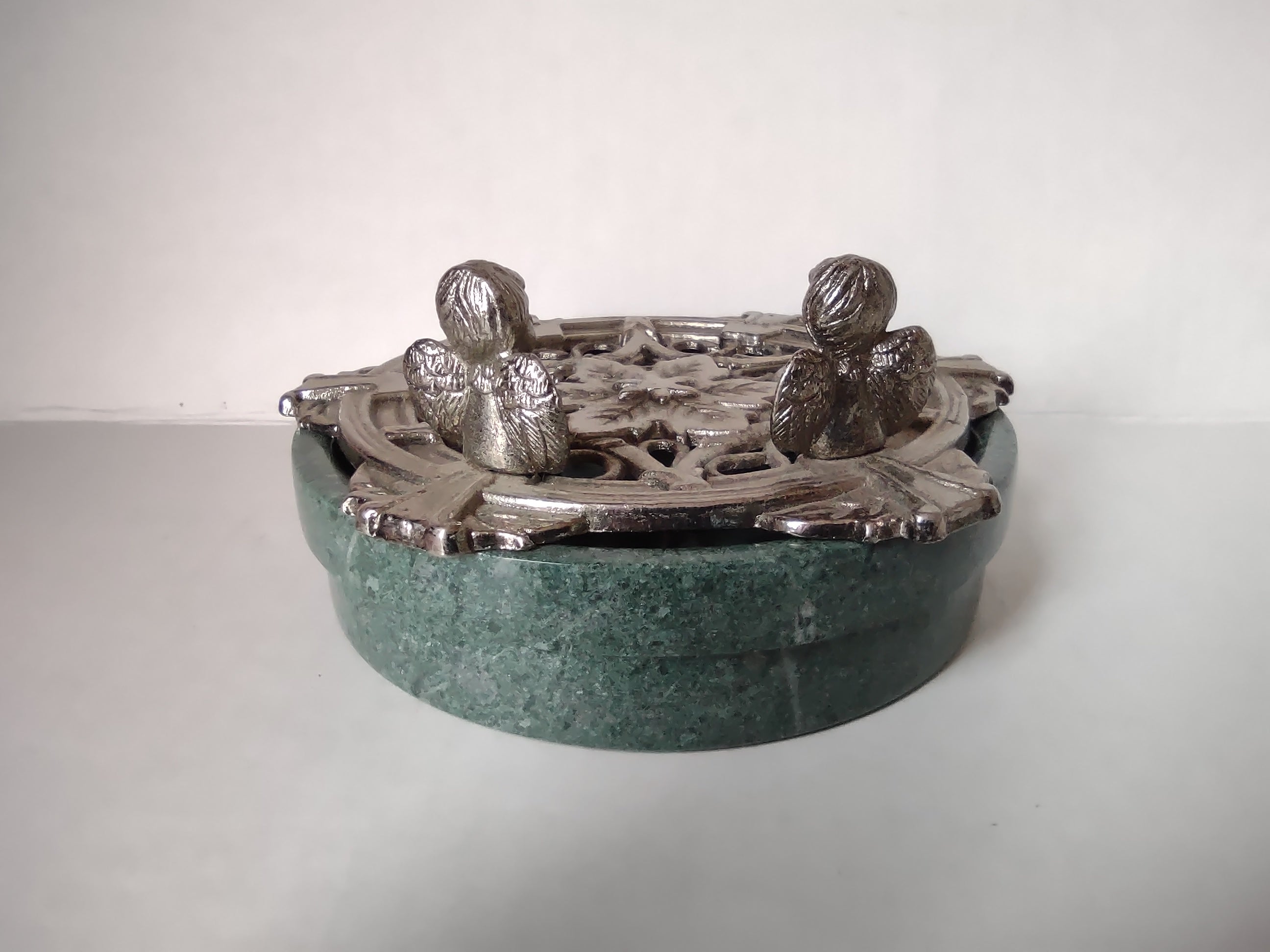 Vintage Incense Burner Green Marble with Angels Cherubs (lot 5323)