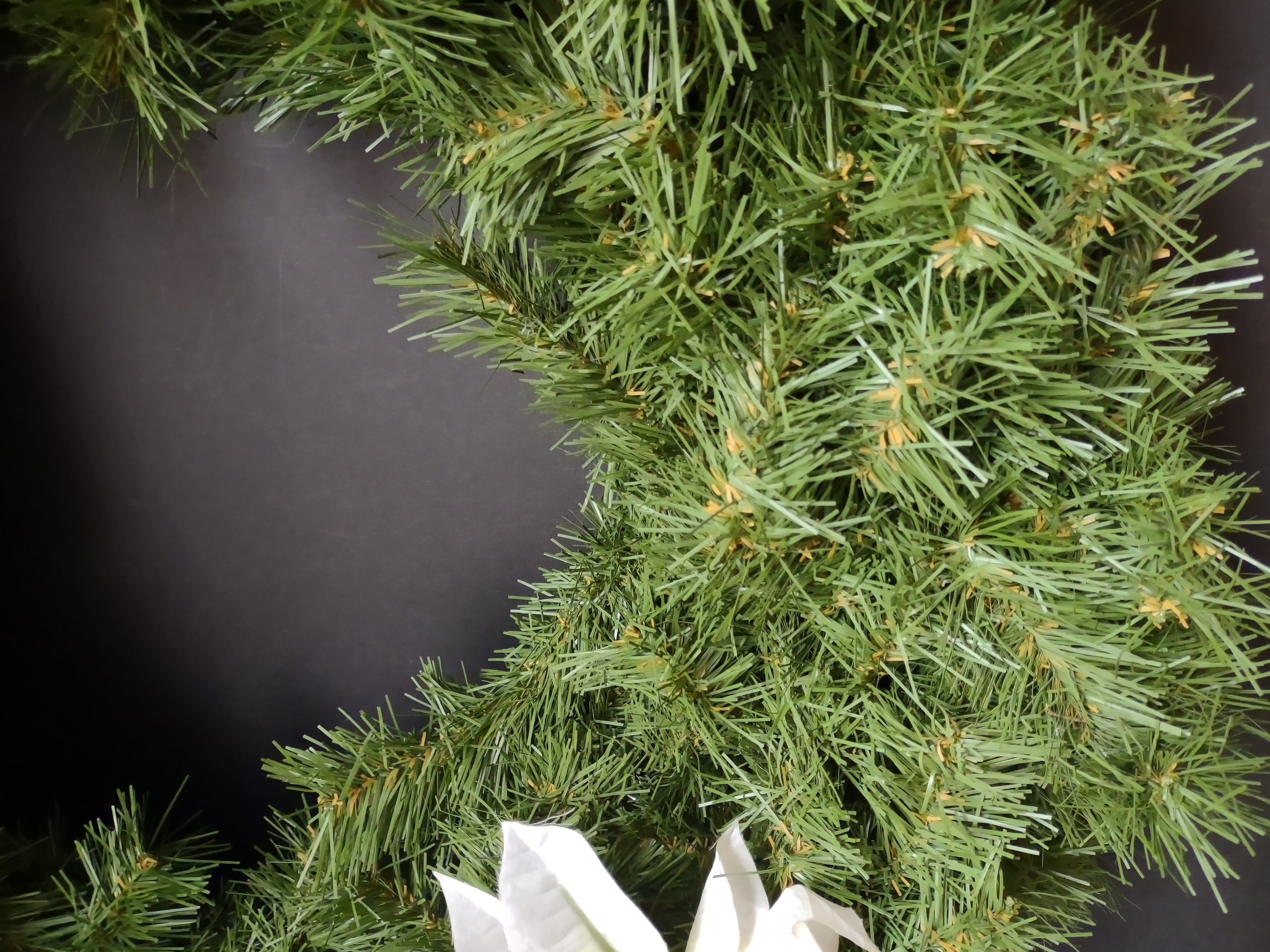 Vintage Christmas Artificial Green Wreath 26" (lot 3332)