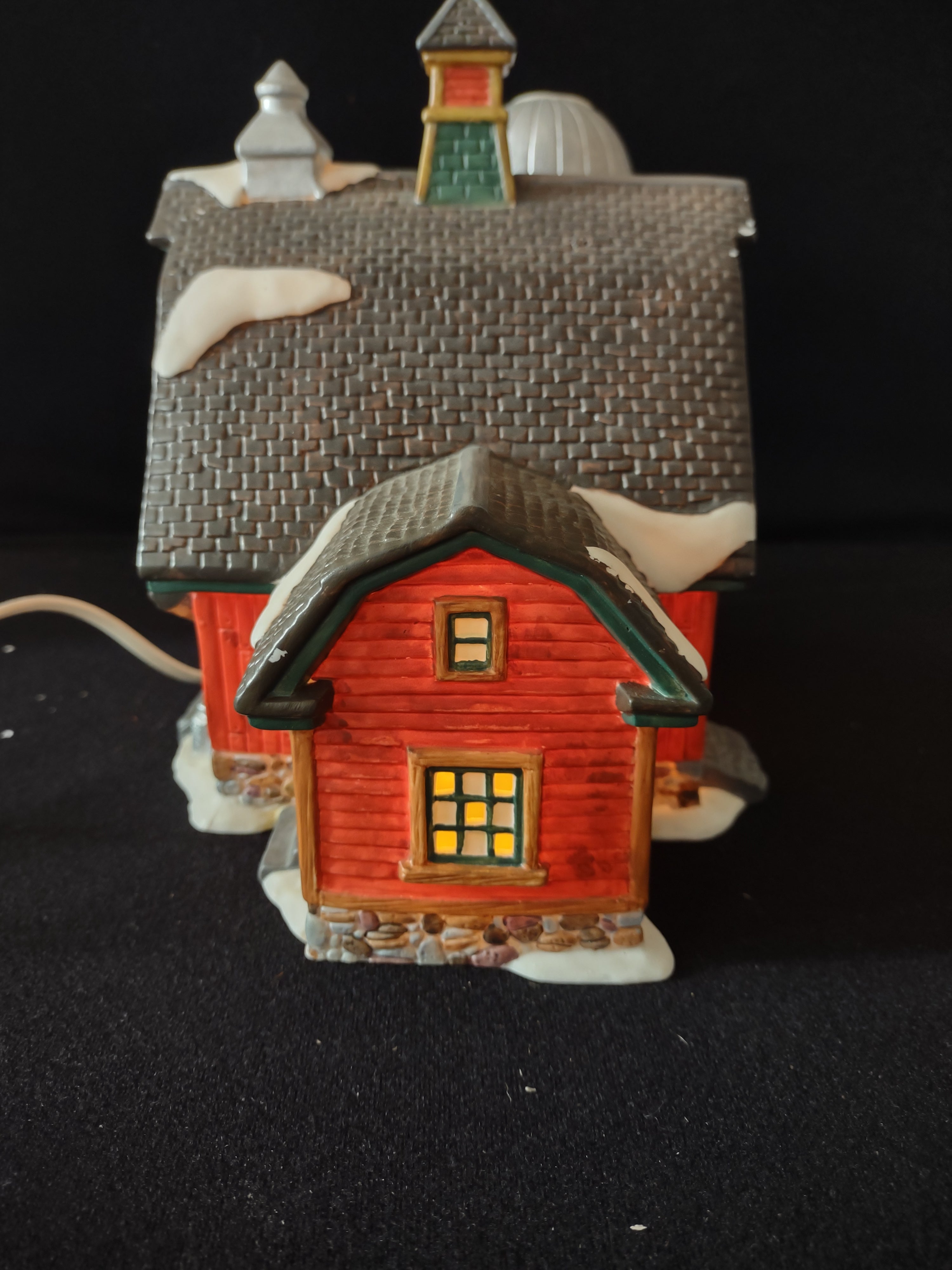 Vintage O'Well Lighted Red Barn Silo Christmas Village House (Lot 3681)