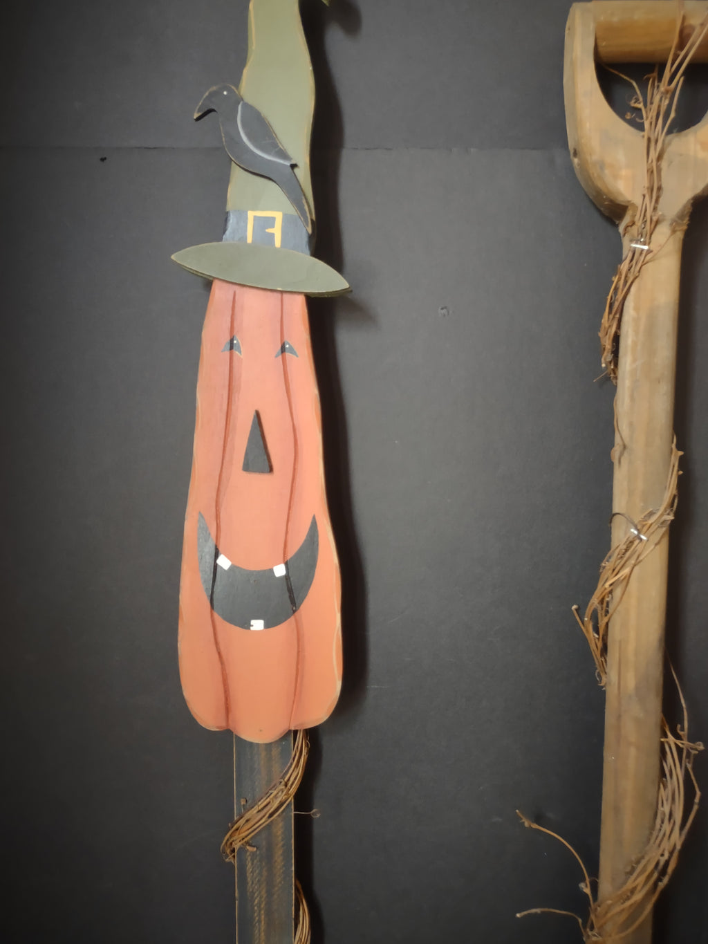 Halloween Harvest Thanksgiving Scarecrow Pumpkin Shovel Broom (lot 2998j)