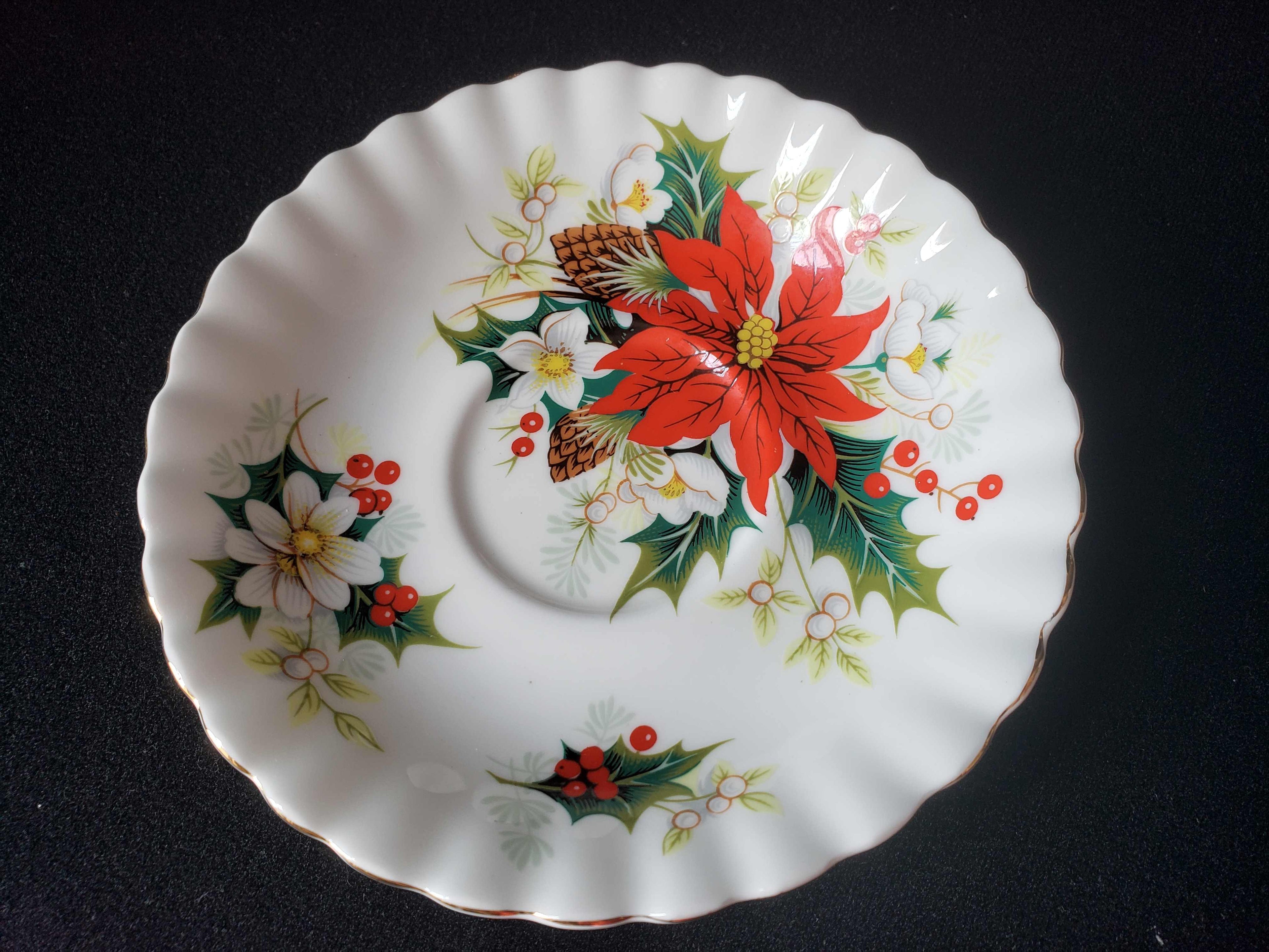Vintage Royal Albert Bone China Yuletide Saucer ONLY (lot 2014)