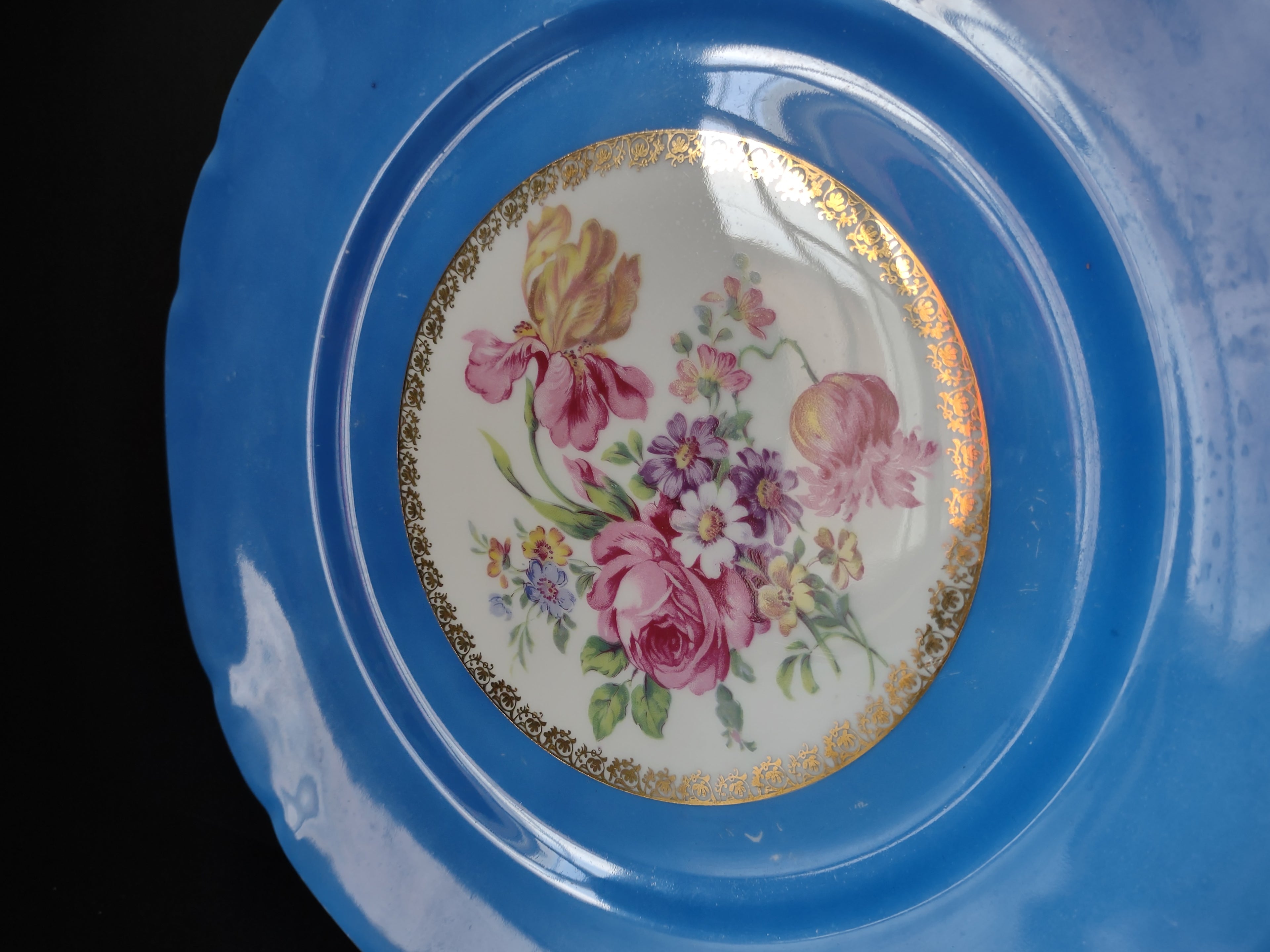 Vintage Czechoslovakia Victoria Blue Cobalt Dinner Plate Iris (lot 5645)