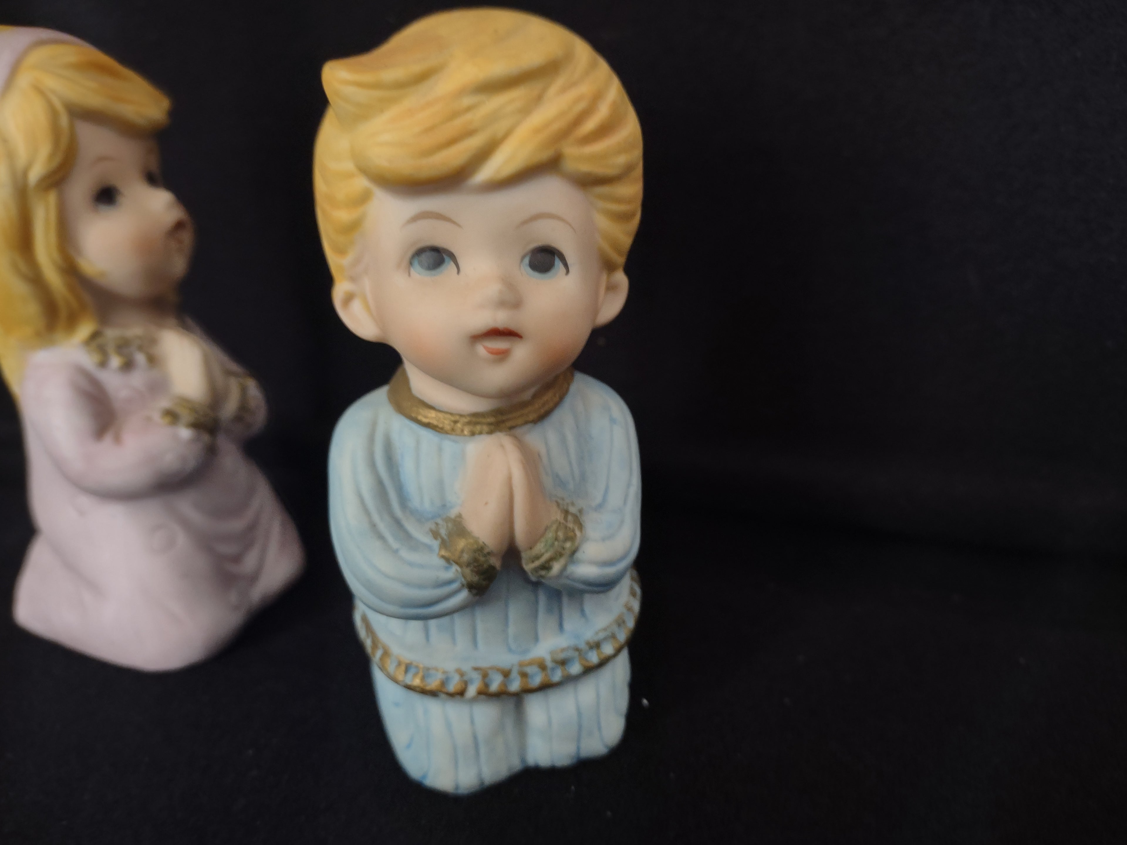 Vintage Homco Home Interiors Praying Boy and Girl Figurine (lot 2434)