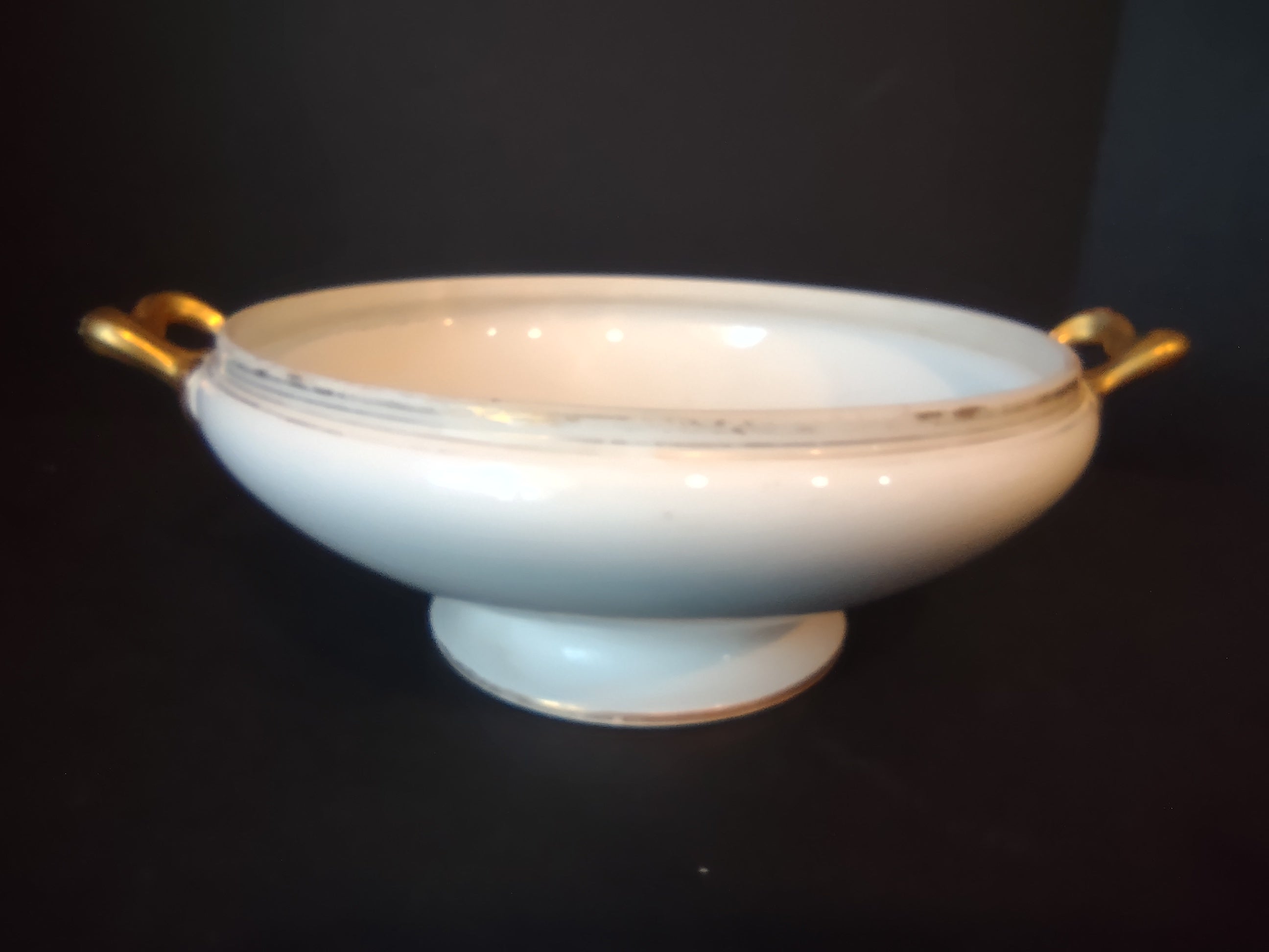 Wm. Guerin Limoges Round Serving Tureen NO LID White Gold Trim (lot 1079)