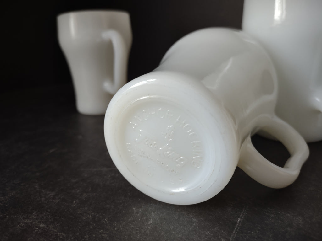 Vintage Fire King Milk Glass Anchor Hocking USA Oven Proof x 4 (lot 5303)