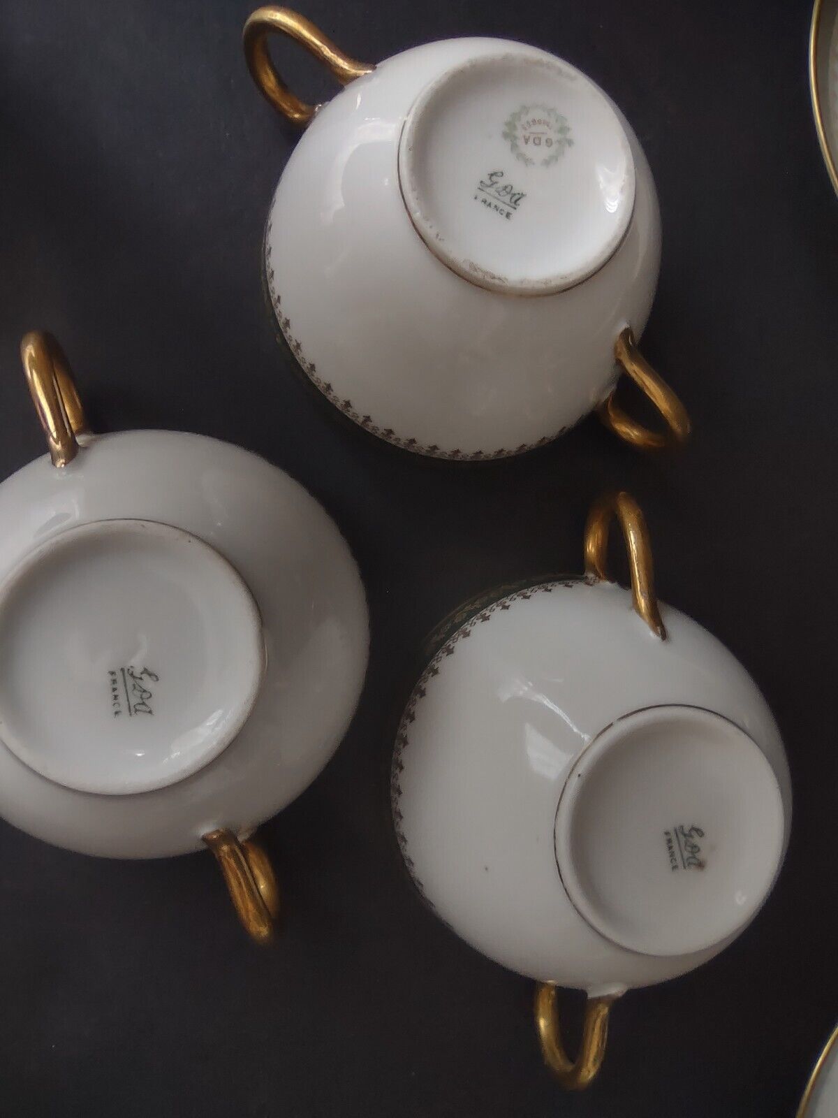 GDA LimogesFrance Gold Trim Green 2 Handle 5 x Bouillion Cup & Saucer (lot 612)