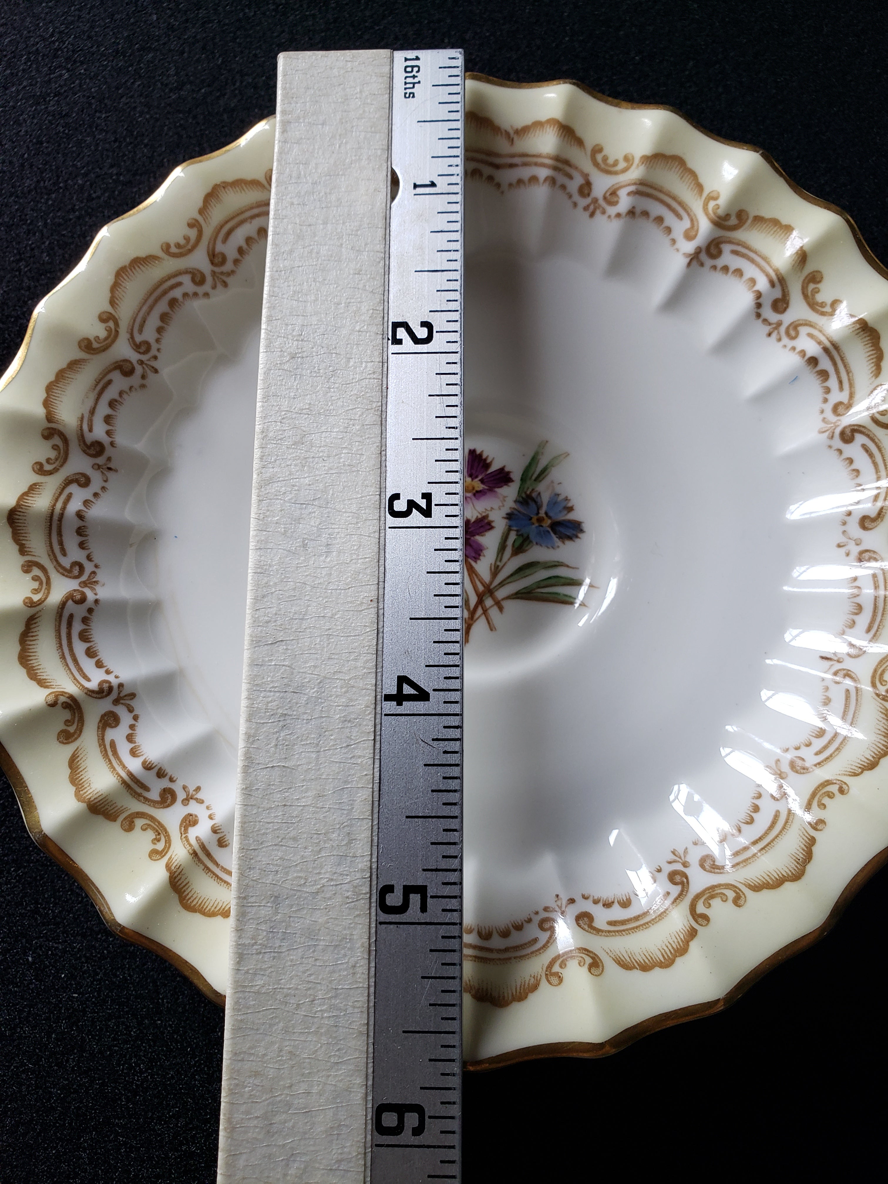 Vintage Royal Worcester Cromwell Tea Cup (lot 2100)