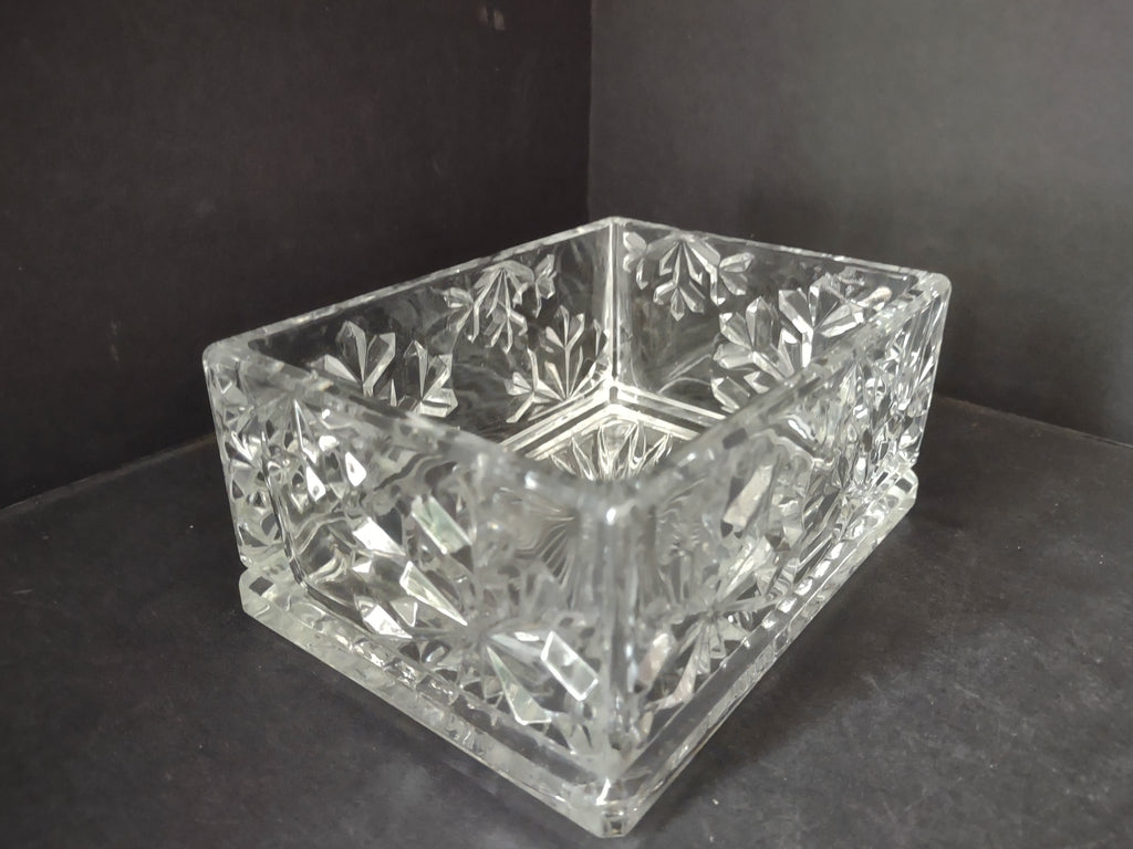 Vintage Snowflakes Christmas Glass Jewelry Box Made in USA (lot 2988c)