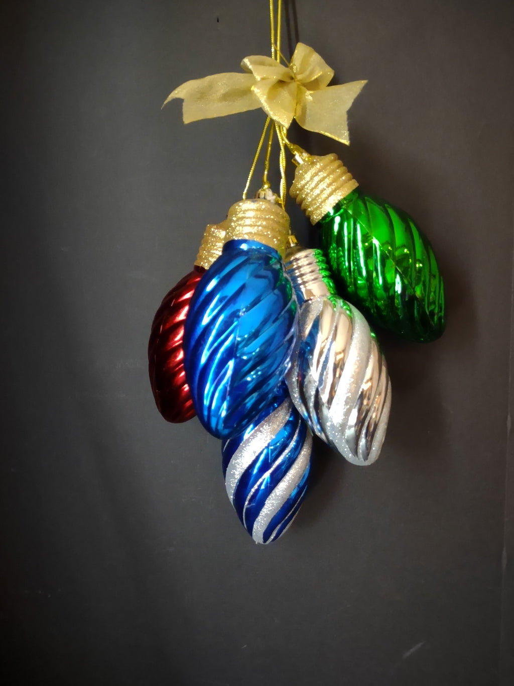 Holiday Christmas 8" Ornament Hanging Decoration (lot 3204)
