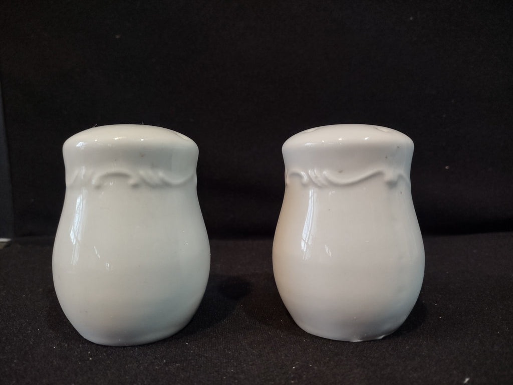 Vintage Salt and Pepper Shaker White Ceramic Scroll (lot 5379)
