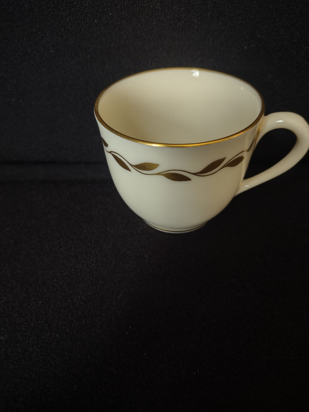 Vintage Lenox Golden Wreath O-313 Demitasse Cup (lot 1879)
